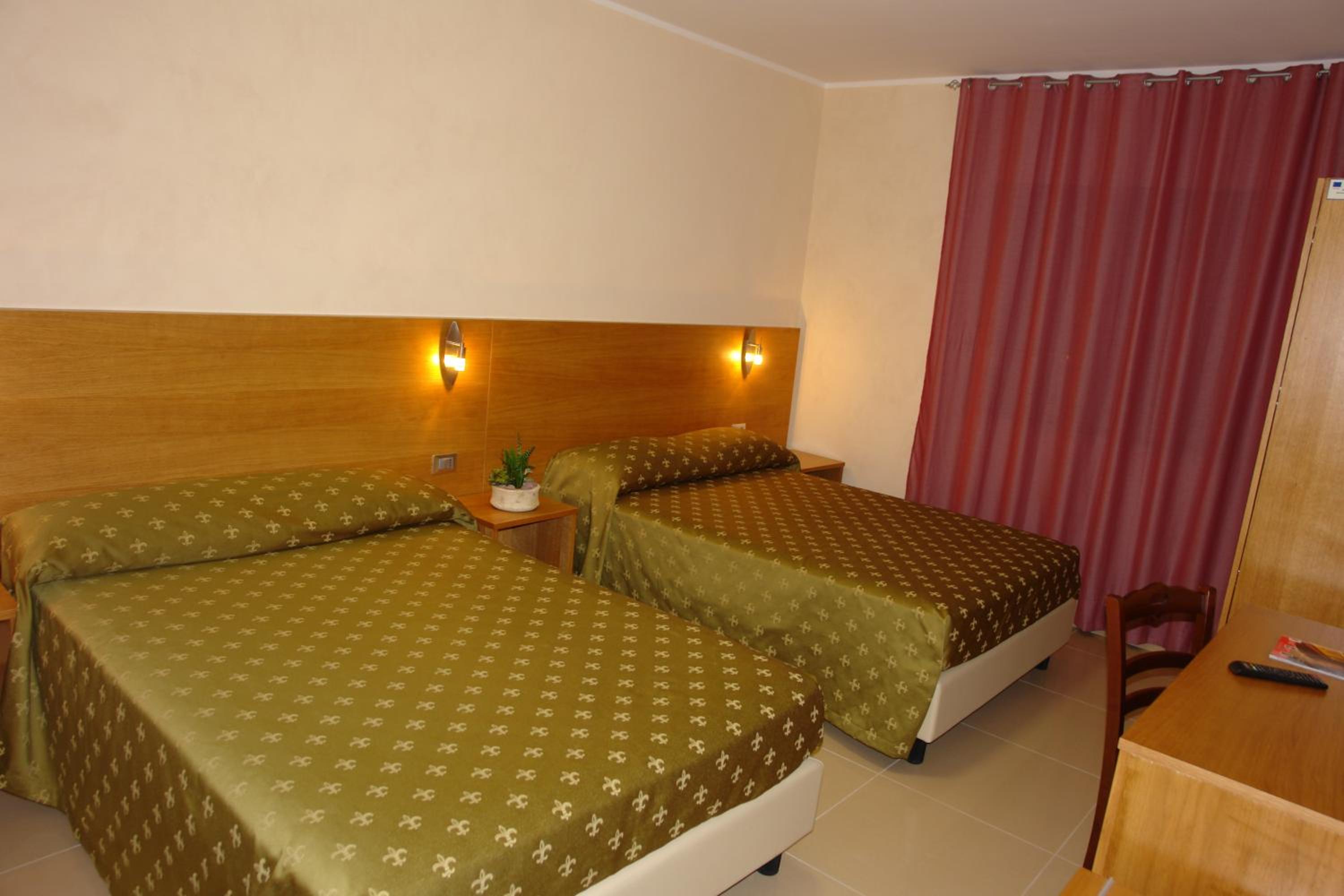 Triple Room photo 2