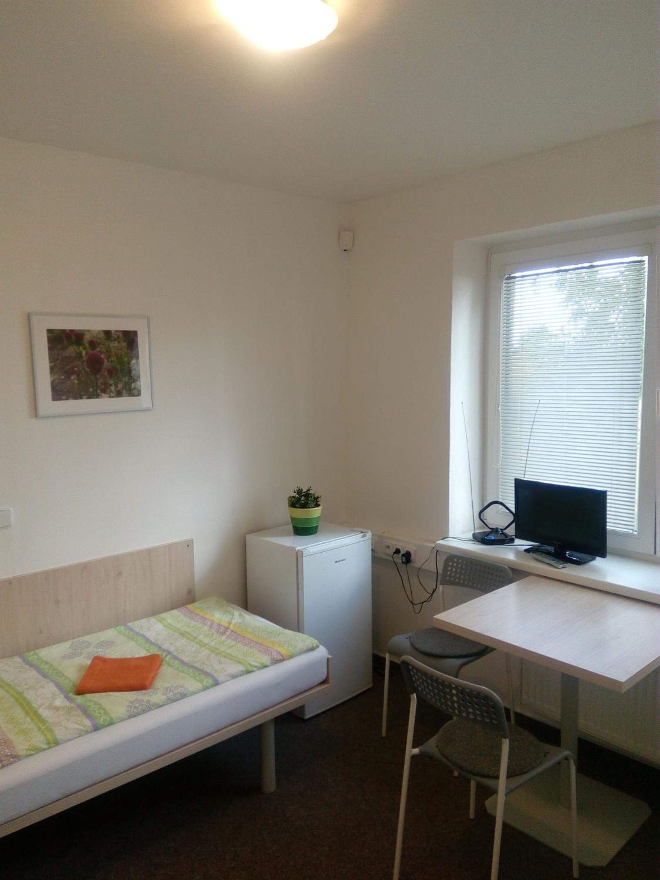 Twin Room - Photo 2