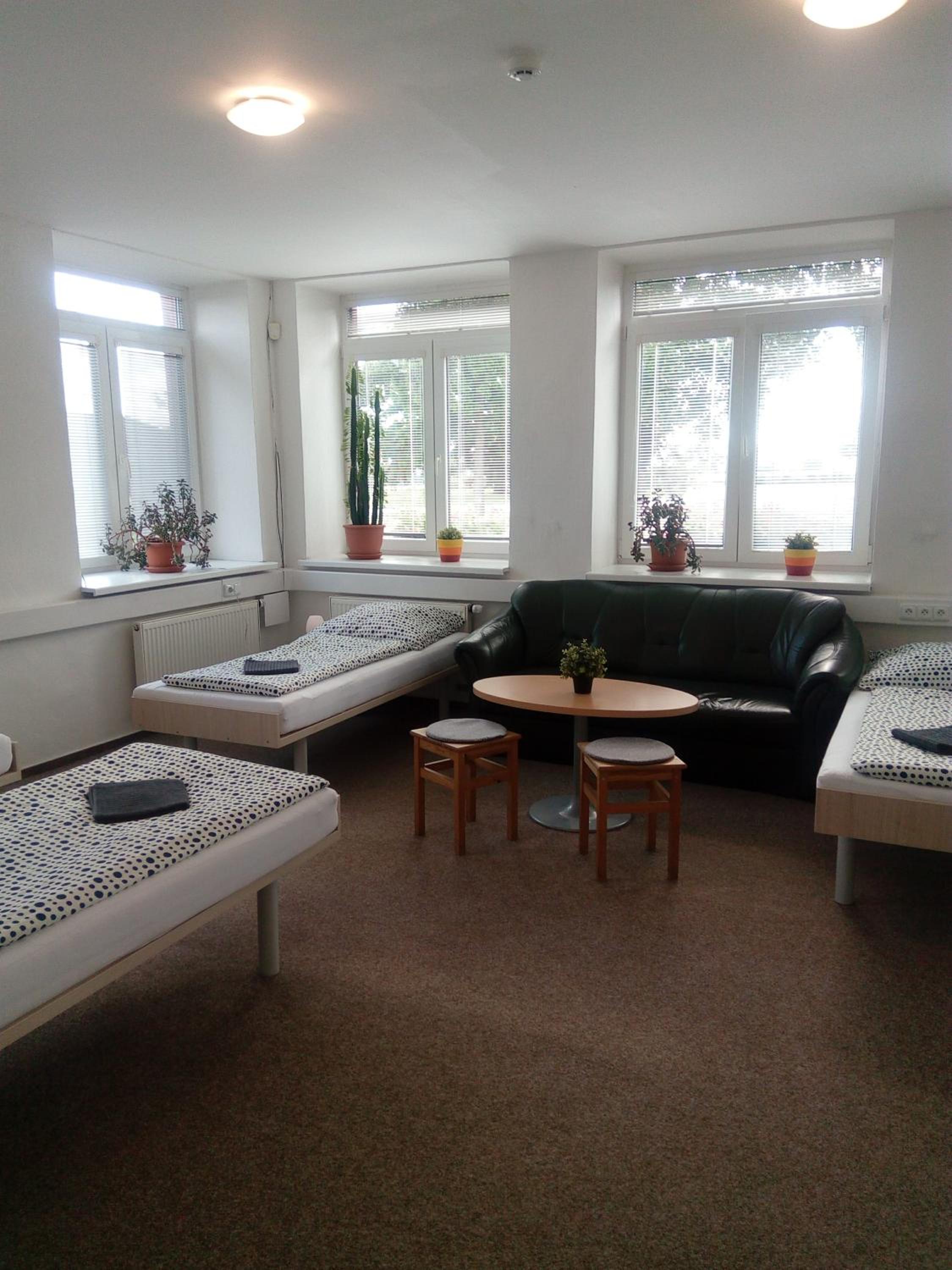 Large Family Room - Photo 7