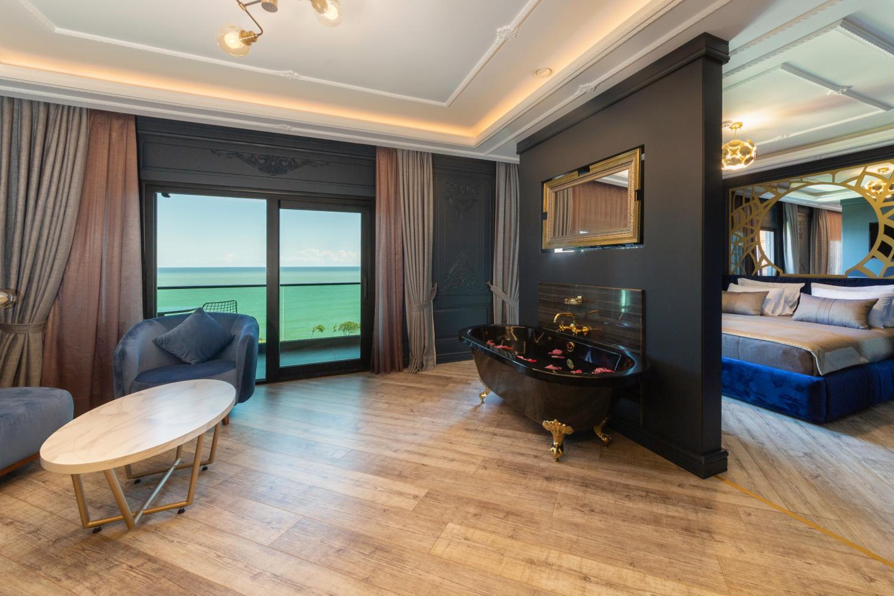 King Suite with Sea View - Photo 5