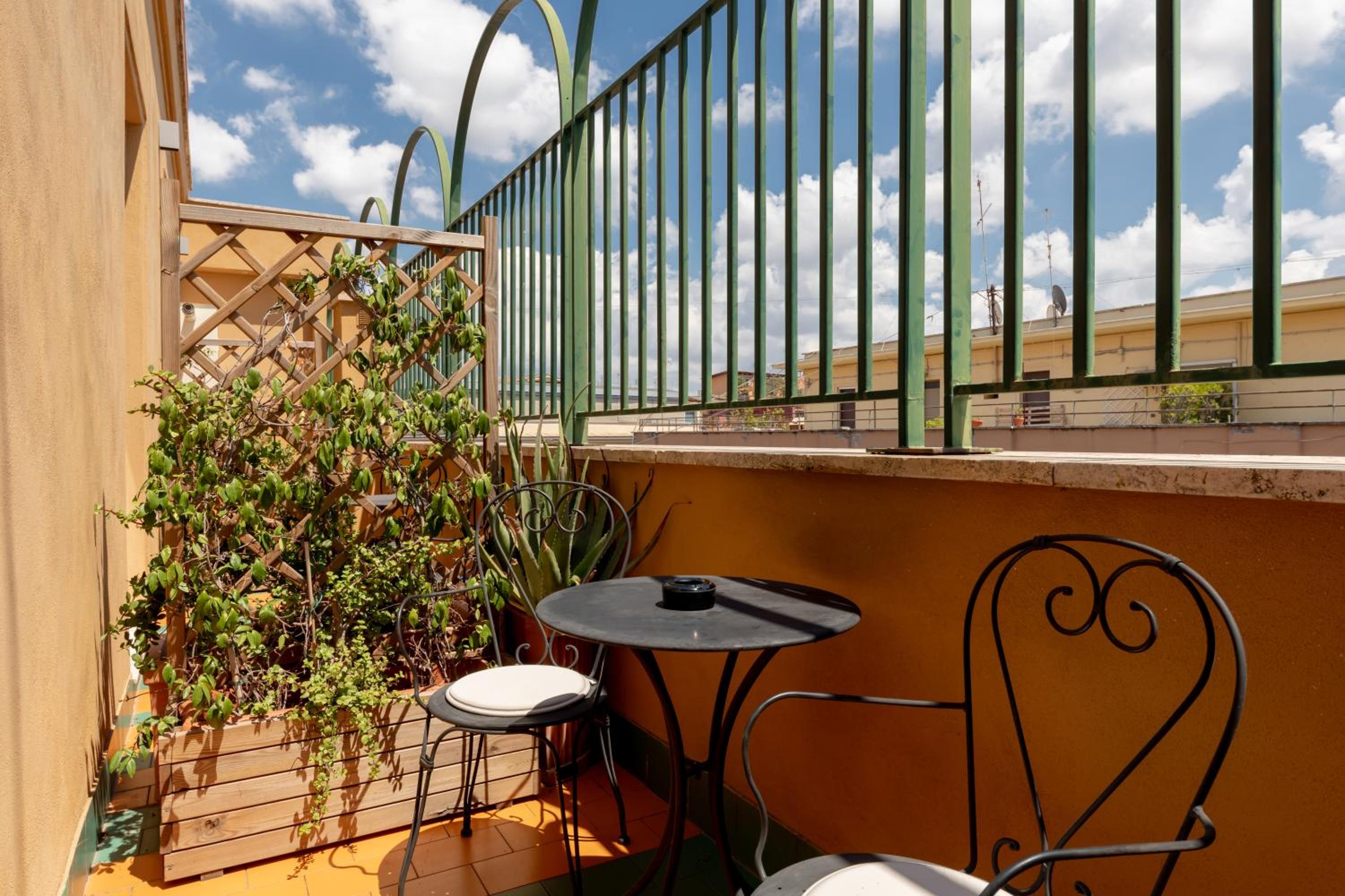Double Room with Balcony and Hot Tub photo 2