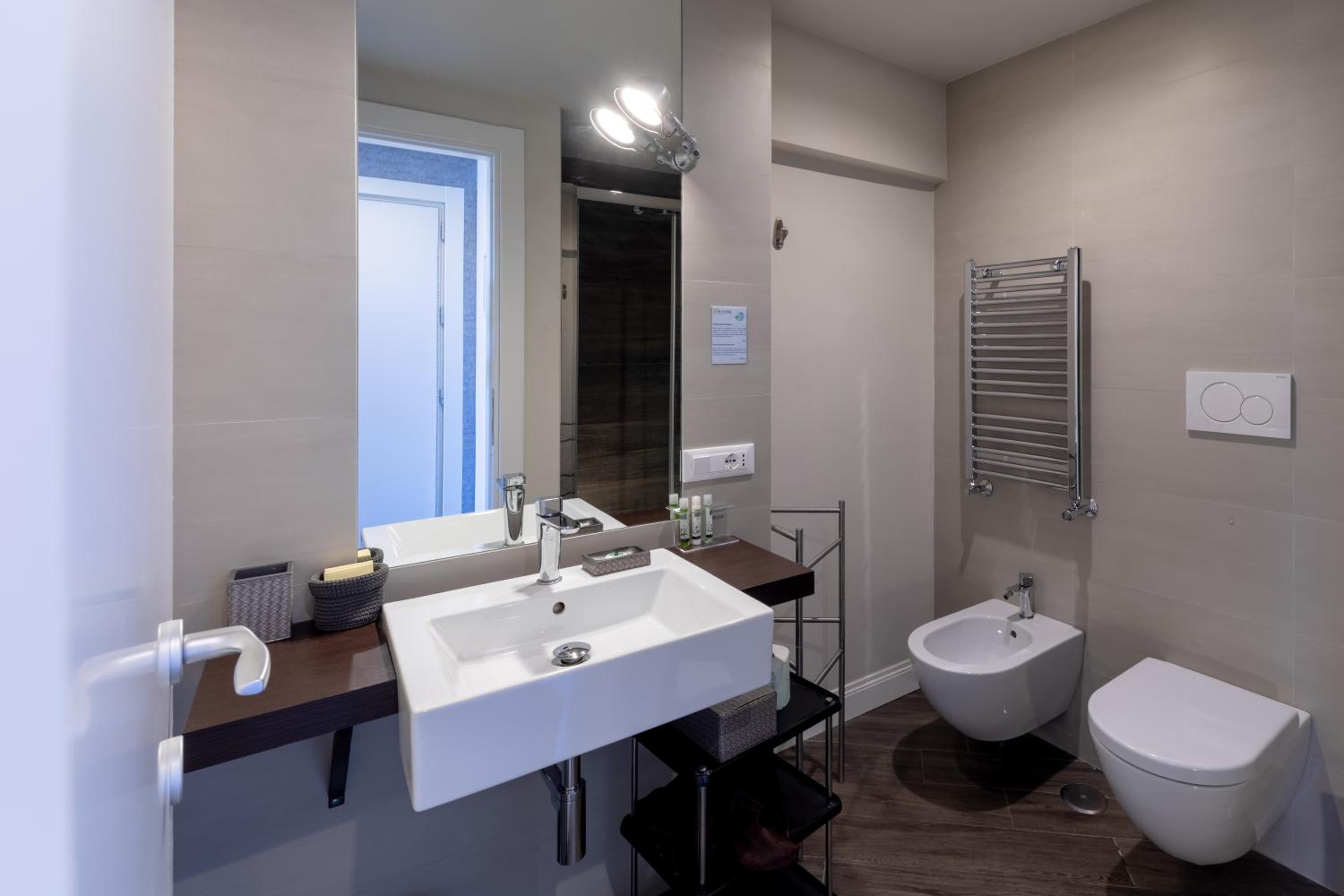 Double Room with Balcony and Hot Tub photo 3