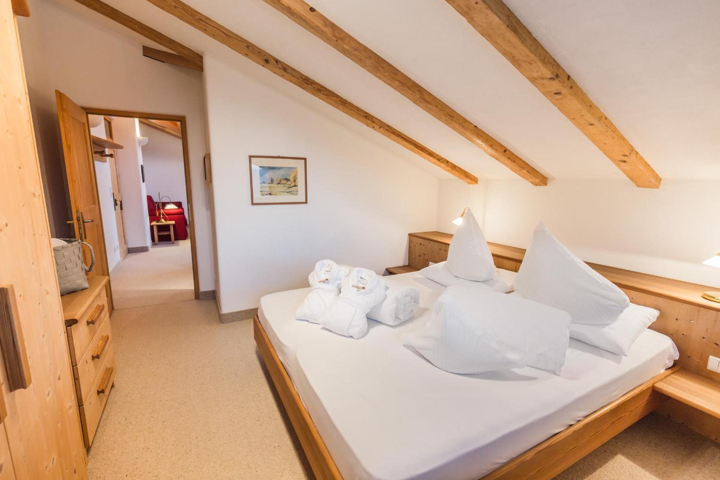 Junior Suite with Balcony - Photo 1