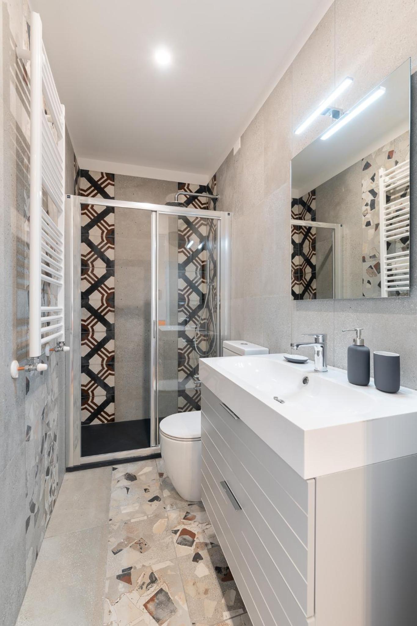 Deluxe Two-Bedroom Apartment with Duomo View