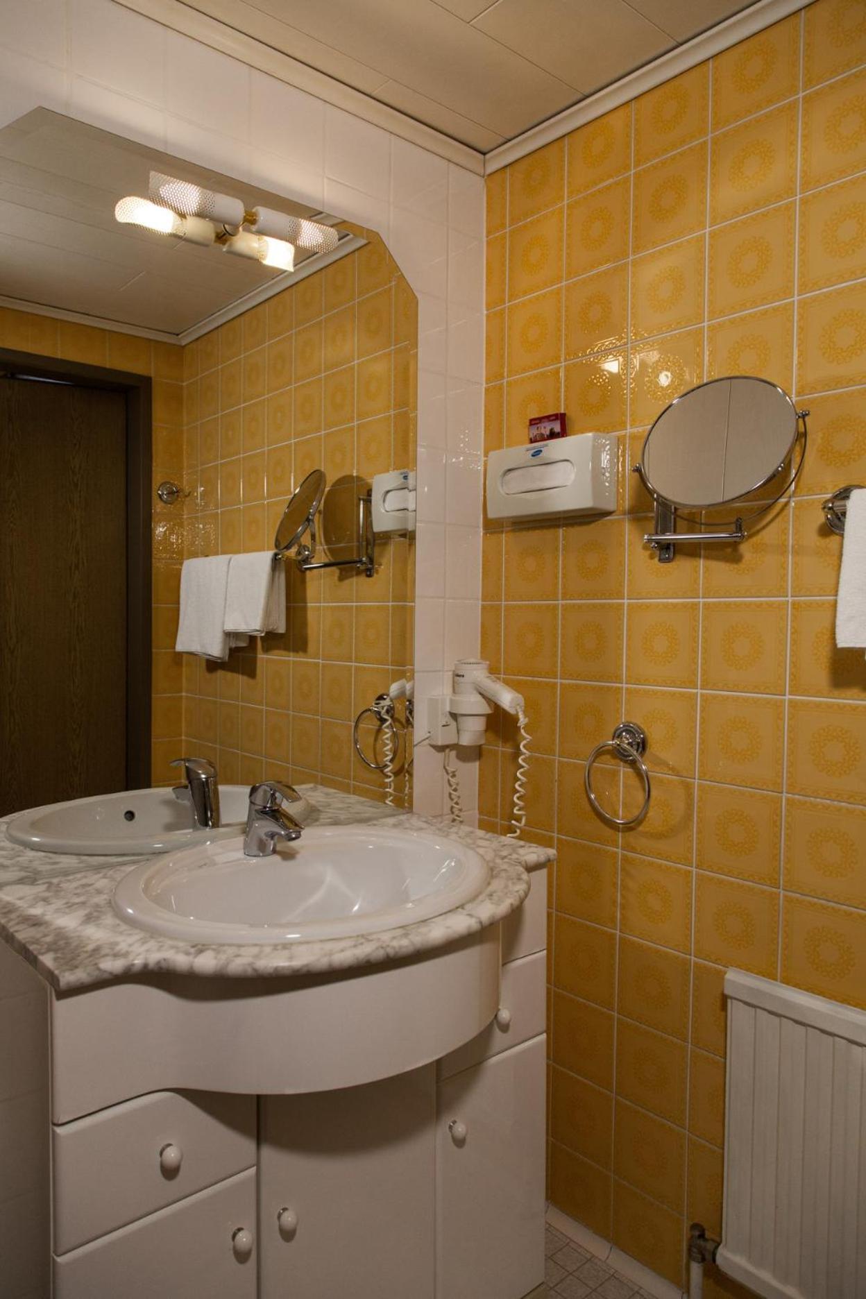 Single Room with Shower photo 2