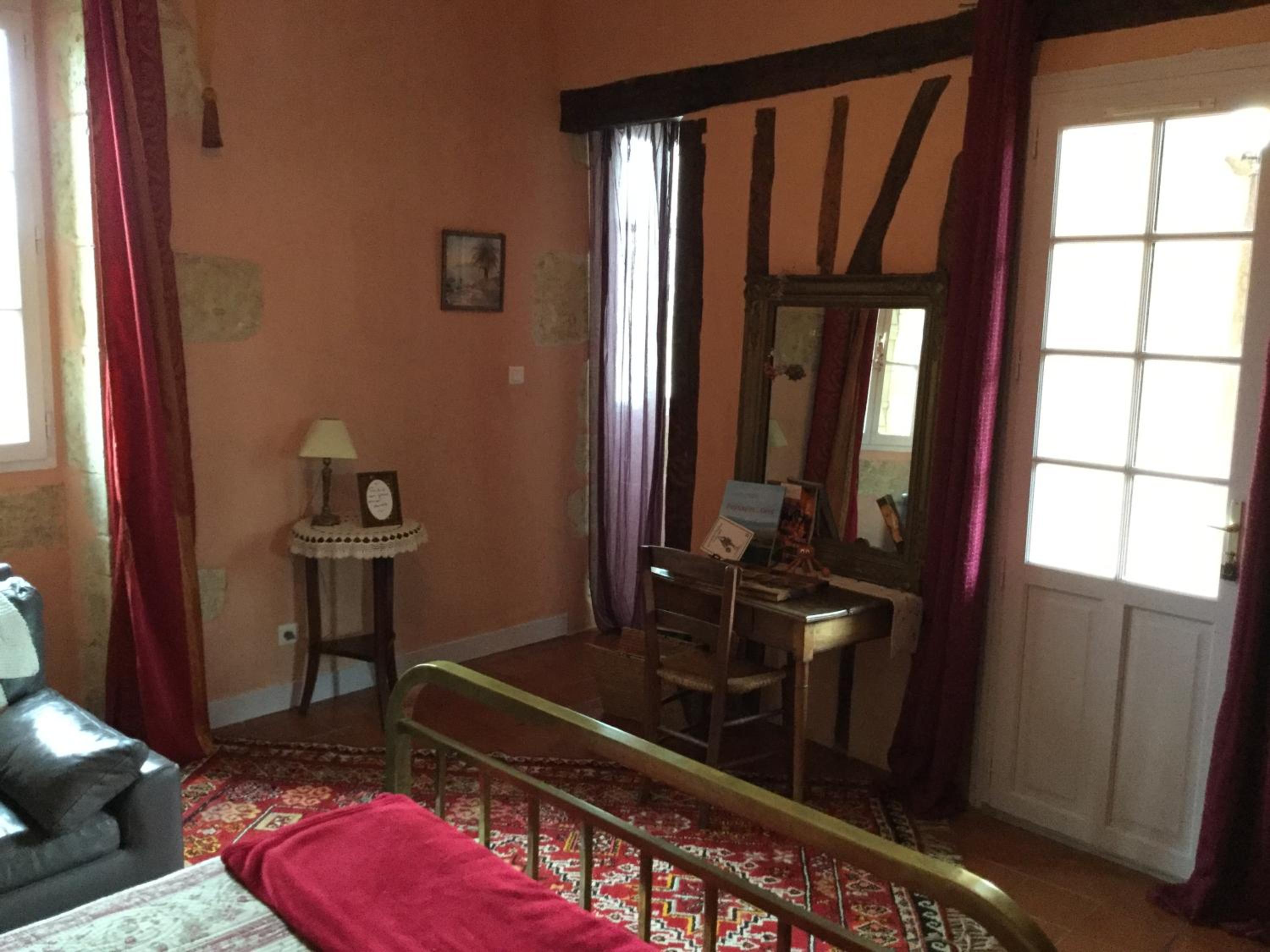 Deluxe Room (2 Adults + 1 Child) photo 3