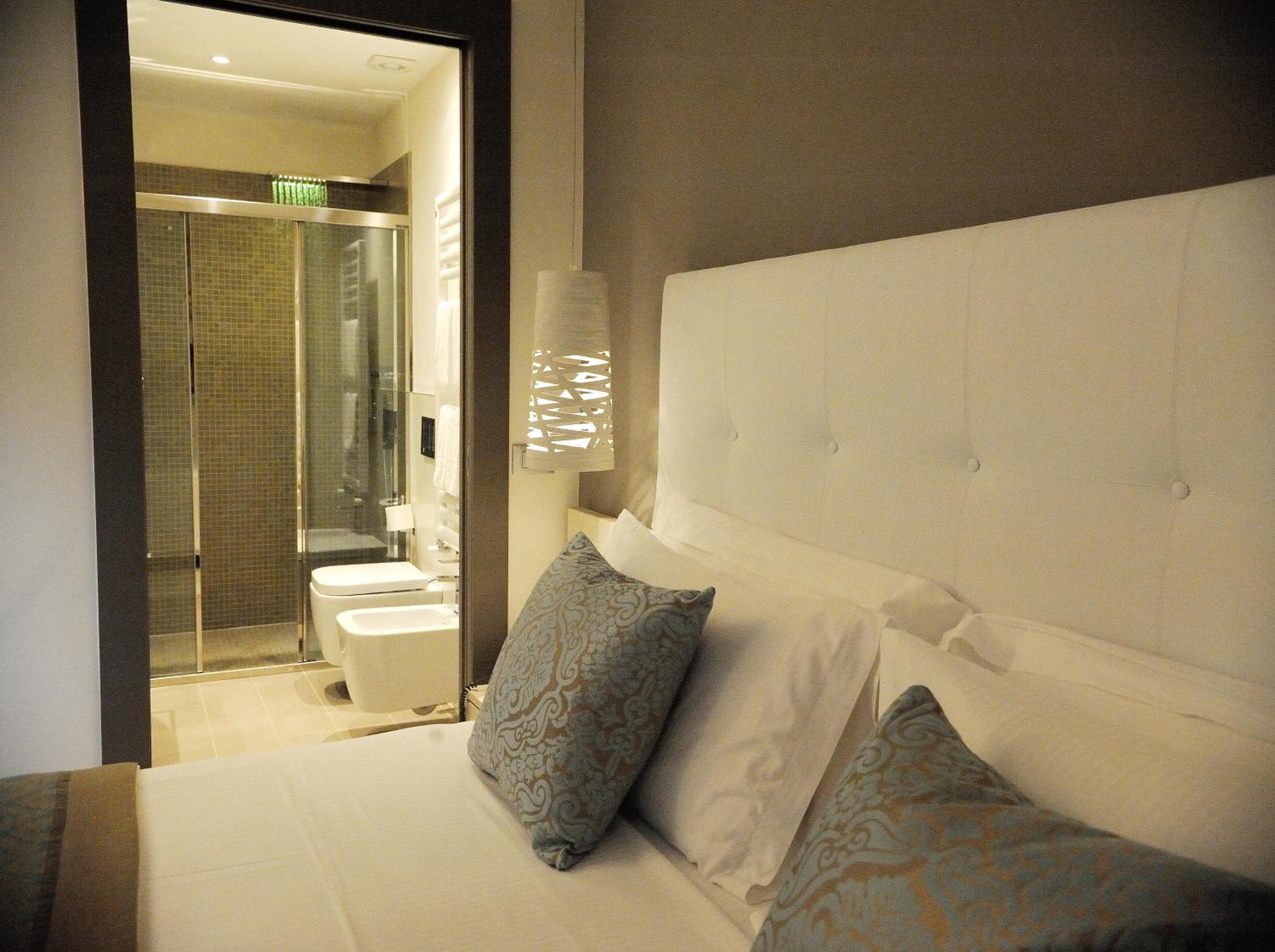Suite - Photo 3