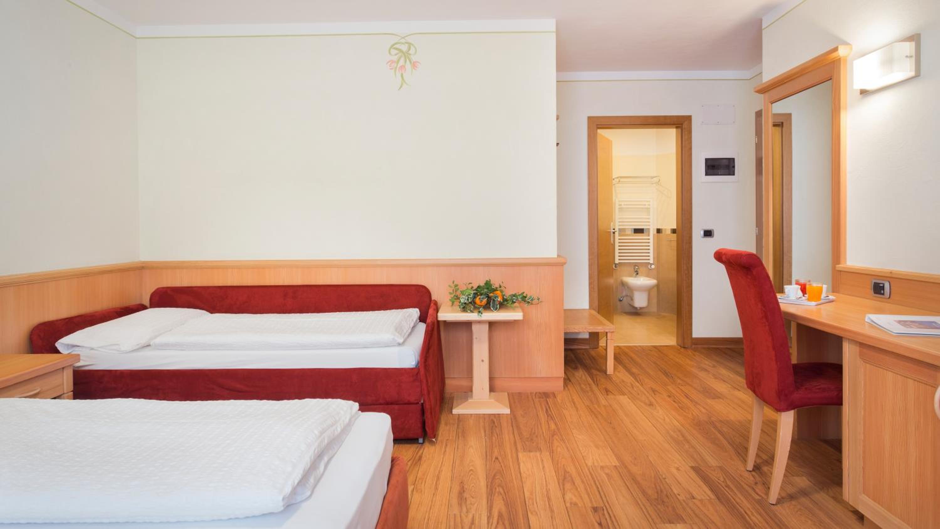Family Room (2 Adults + 1 Child)