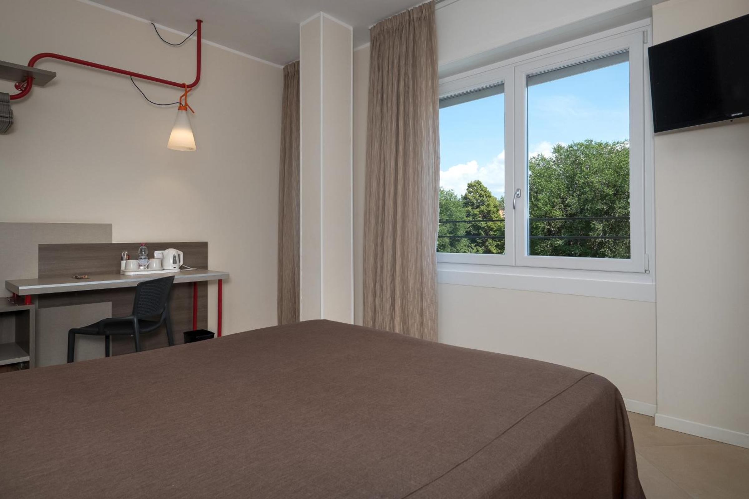 Standard Double or Twin Room photo 2
