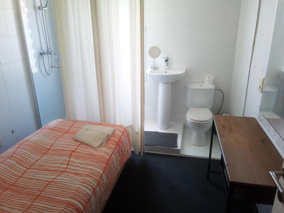 Single Room with Private Bathroom photo 1