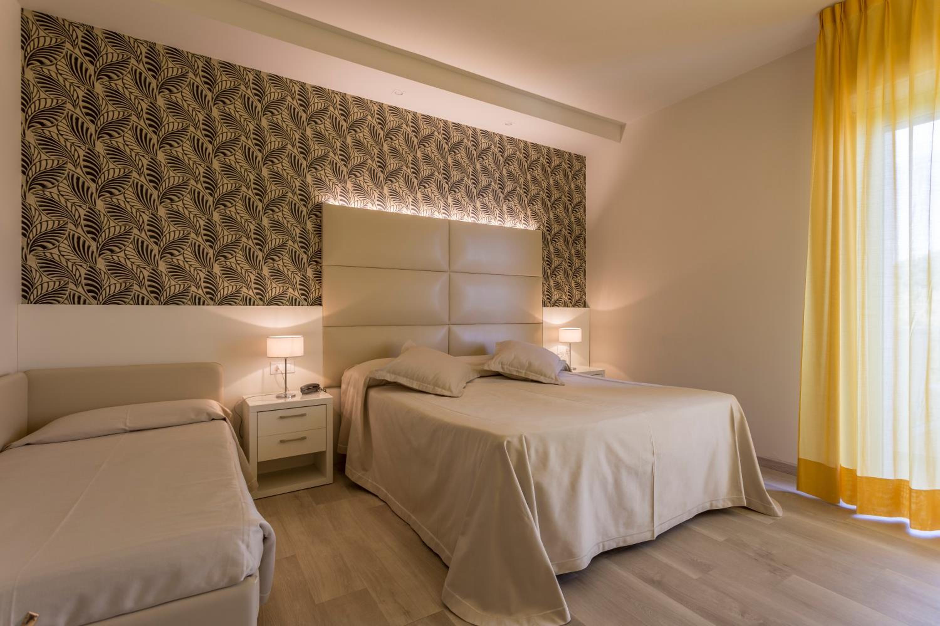 Elite Triple Room - Photo 2