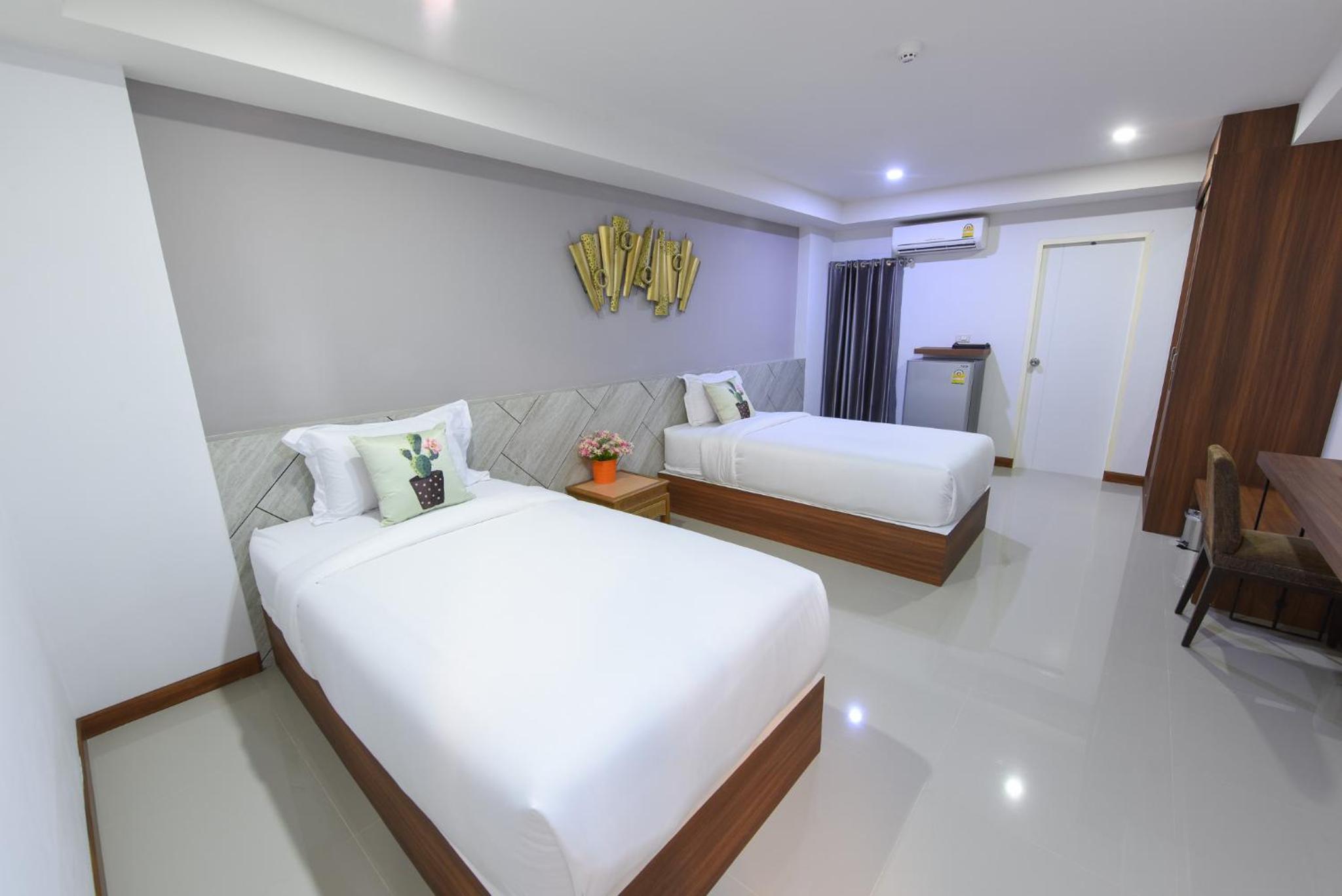 Deluxe Twin Room photo 2