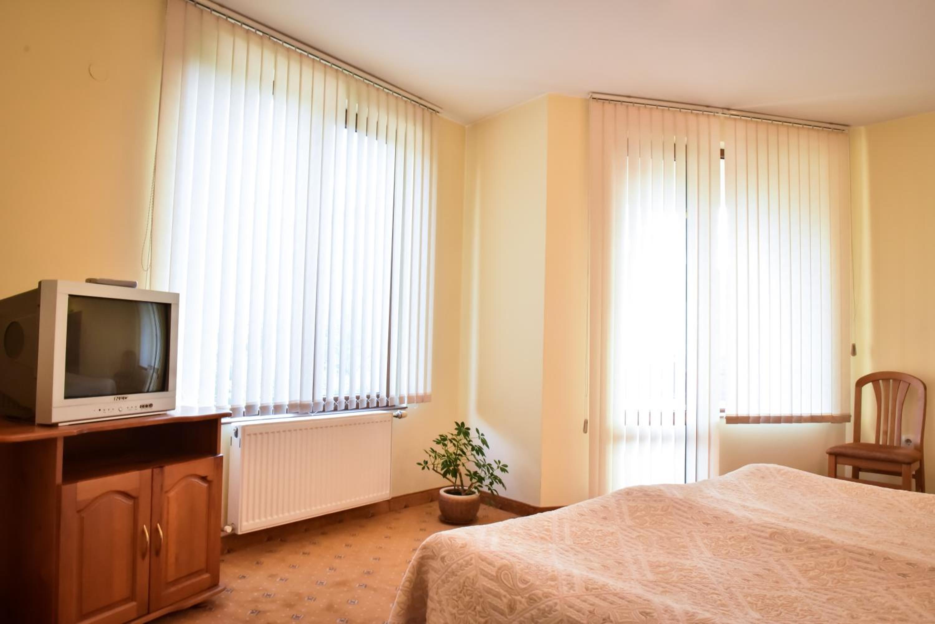 Double Room - Photo 8