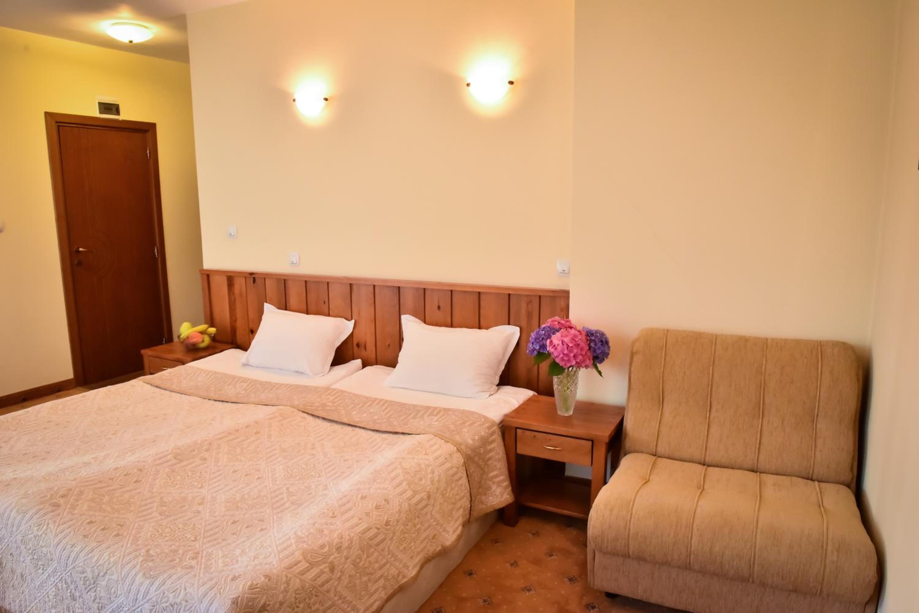 Double Room - Photo 2