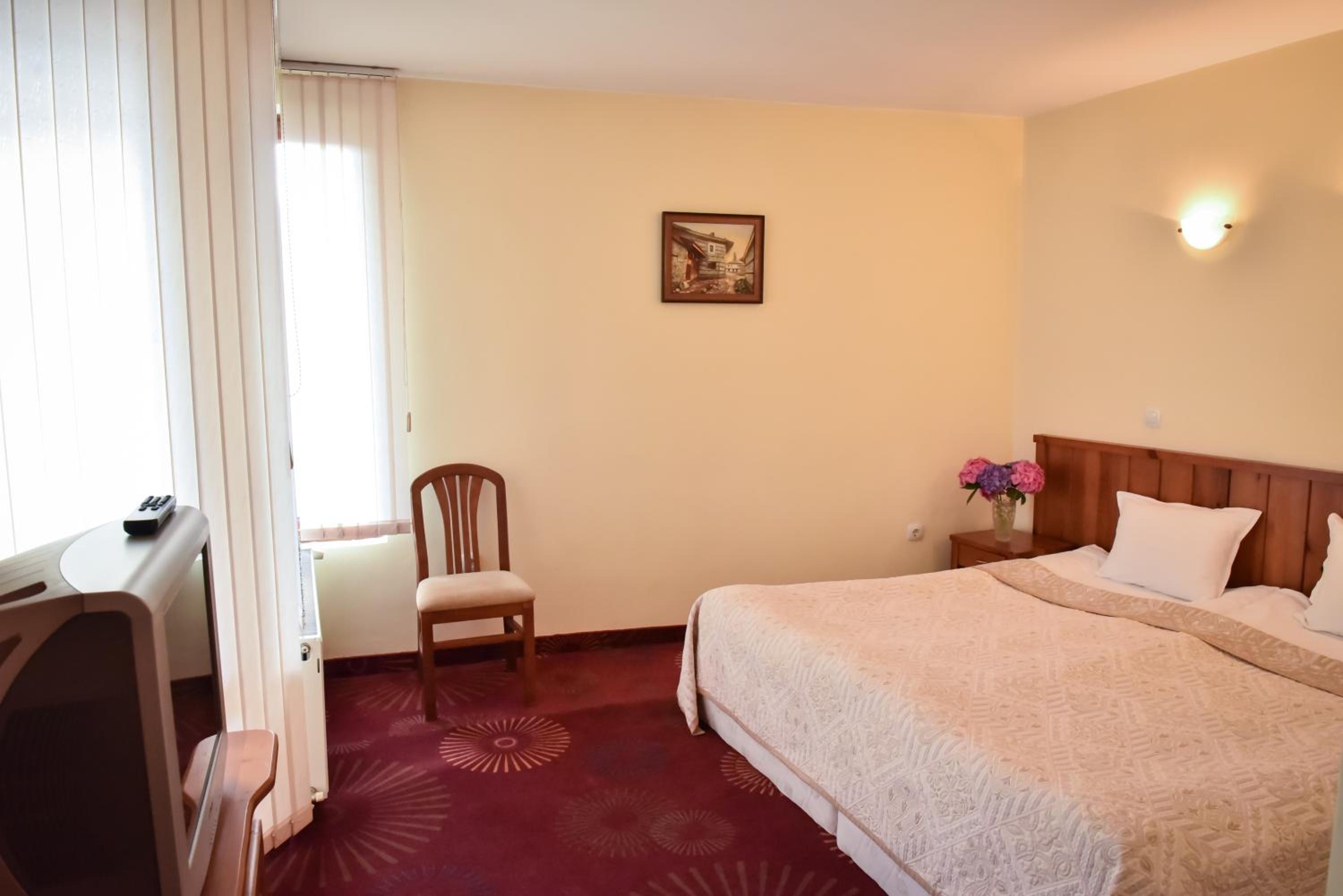 Double Room - Photo 4