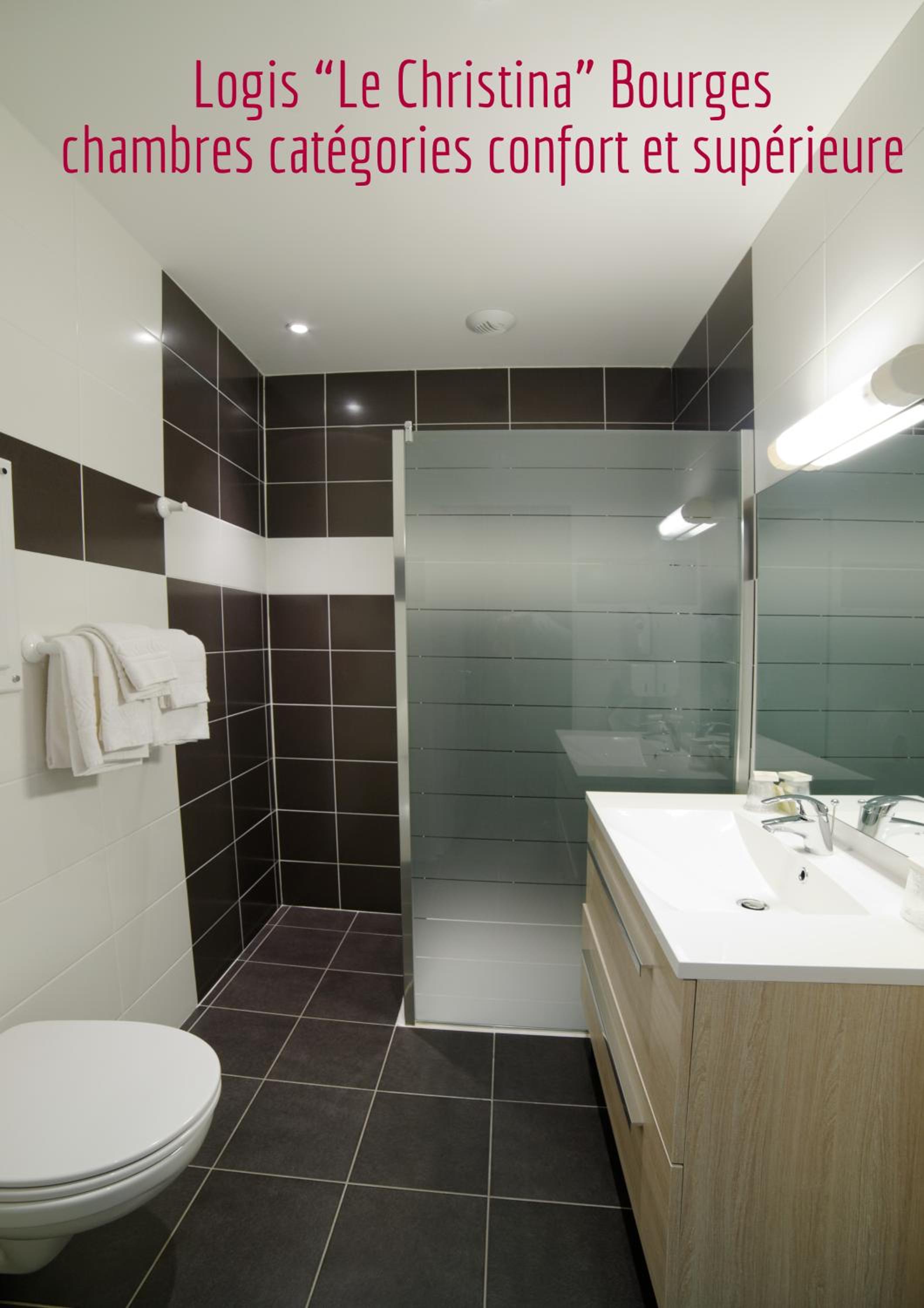 Superior Triple Room photo 3