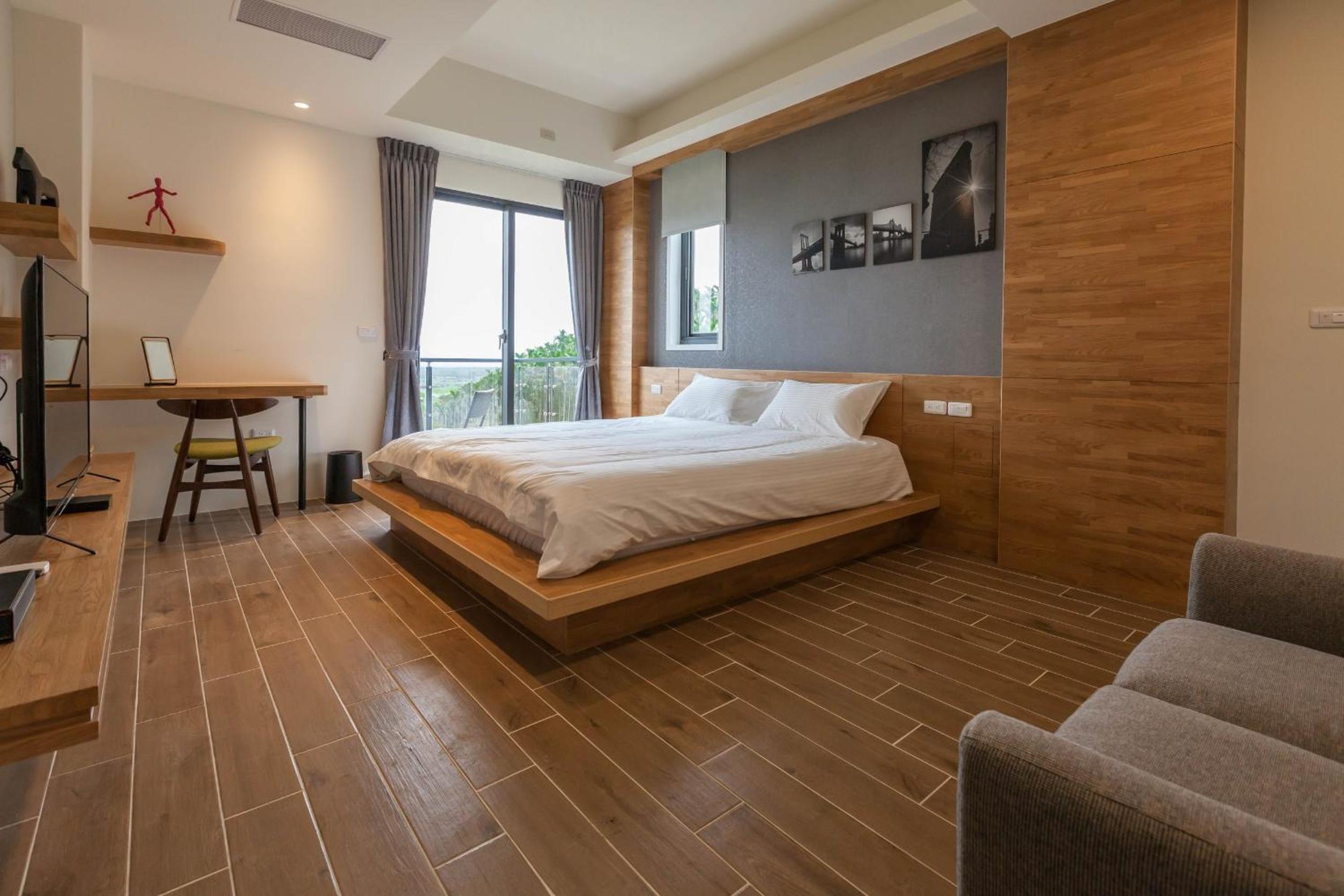 Queen Room with Balcony photo 1
