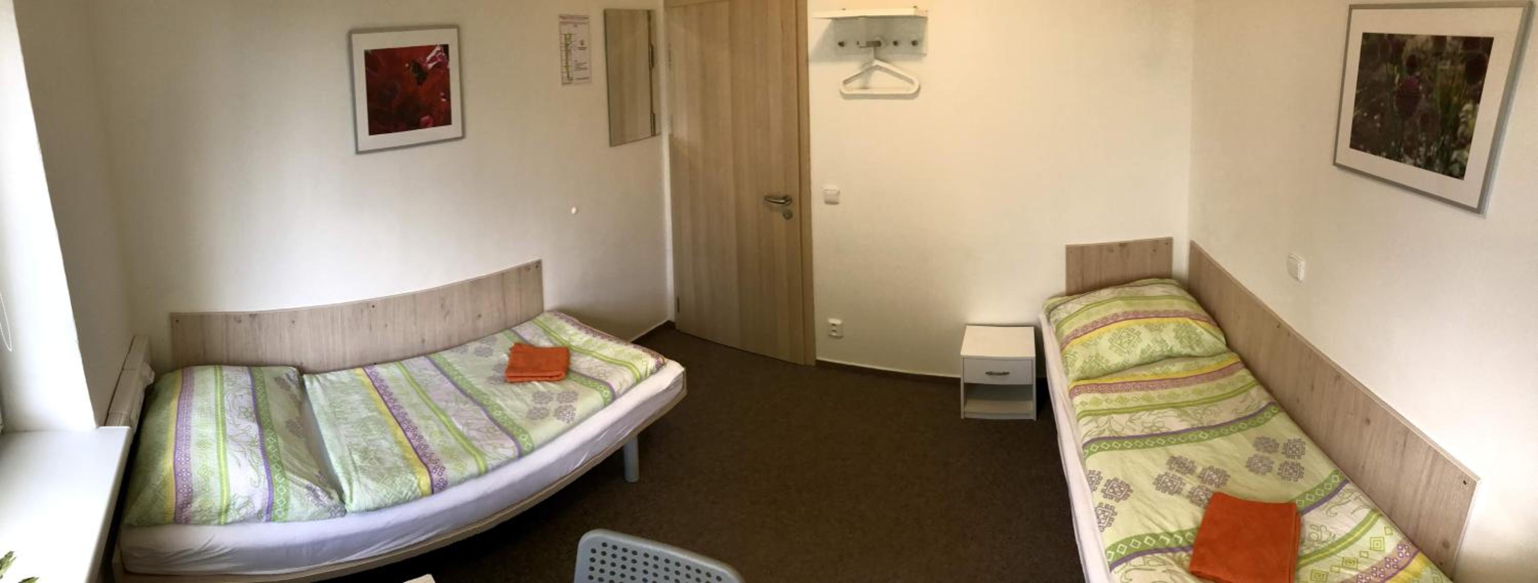 Twin Room - Photo 5
