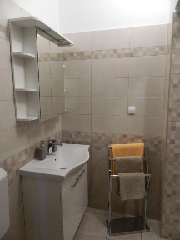 Apartment with Terrace - Photo 22