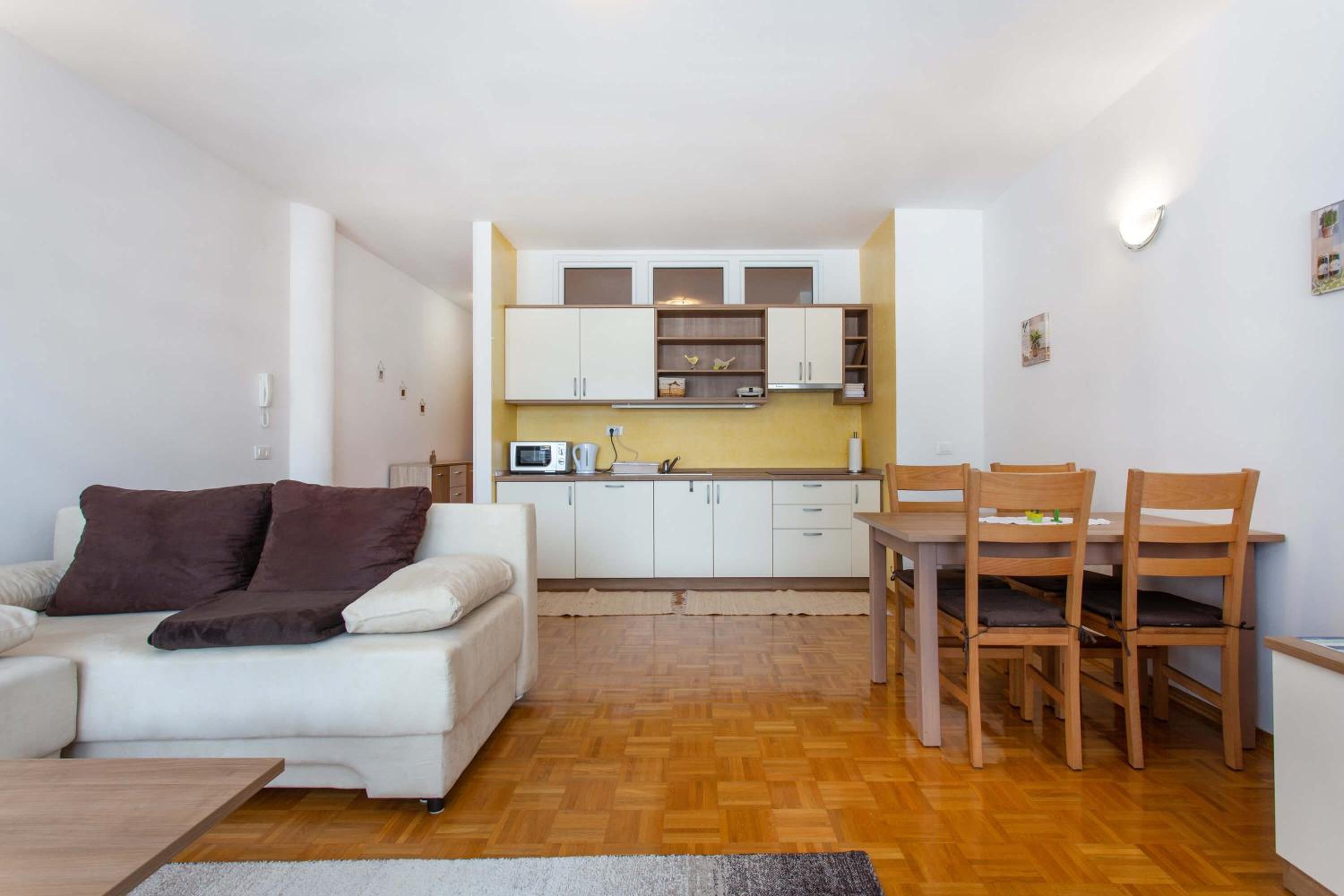Apartment photo 1