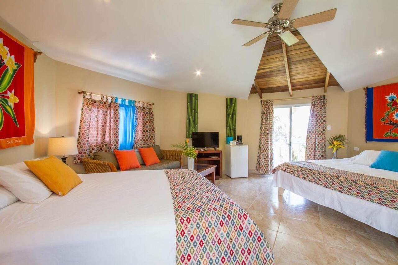 Single Bedroom - Pool View photo 2