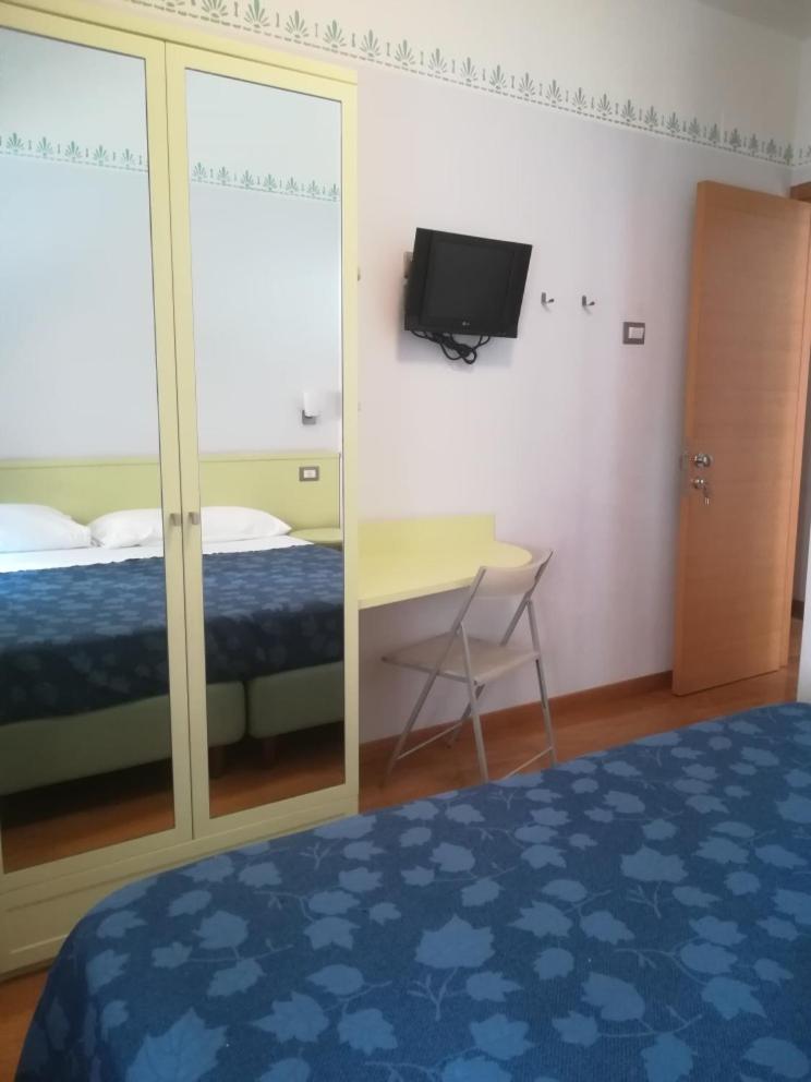 Small Double Room photo 1