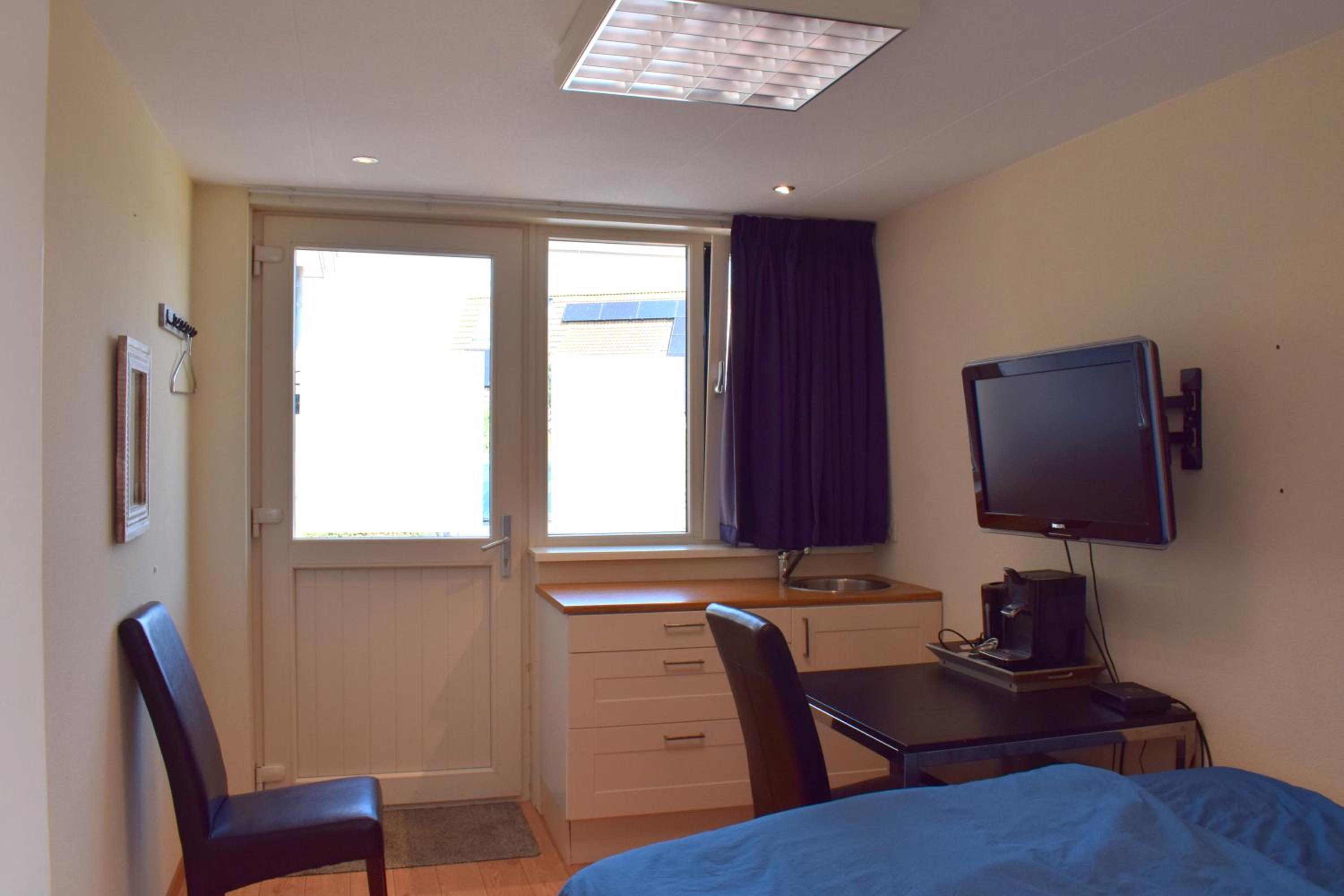 Budget Double Room photo 1
