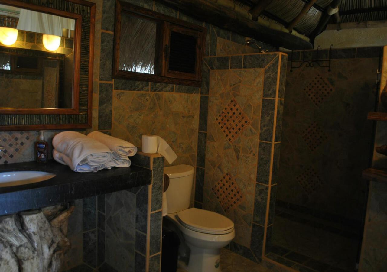 King Room with Lake View - Photo 2