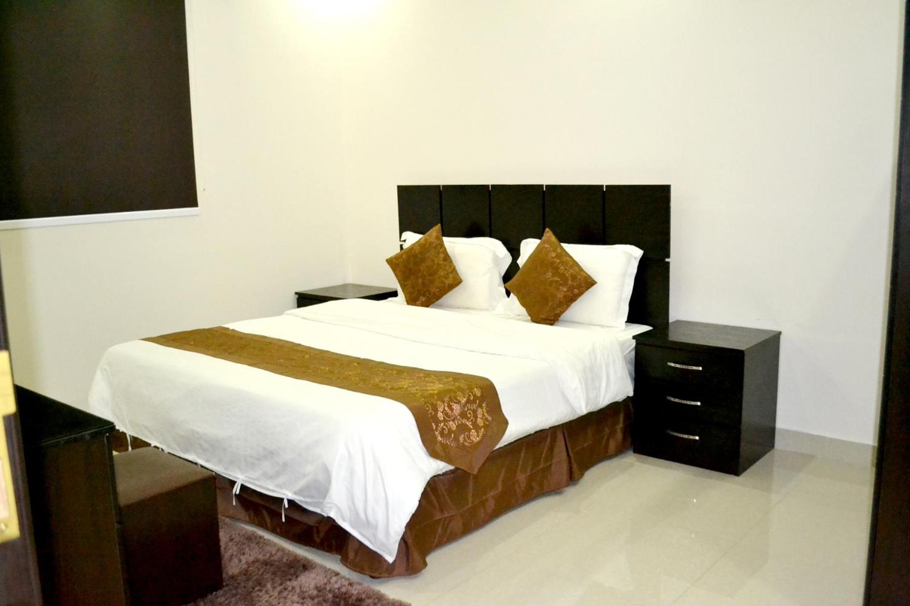 Deluxe Room (2 Adults + 1 Child) photo 1