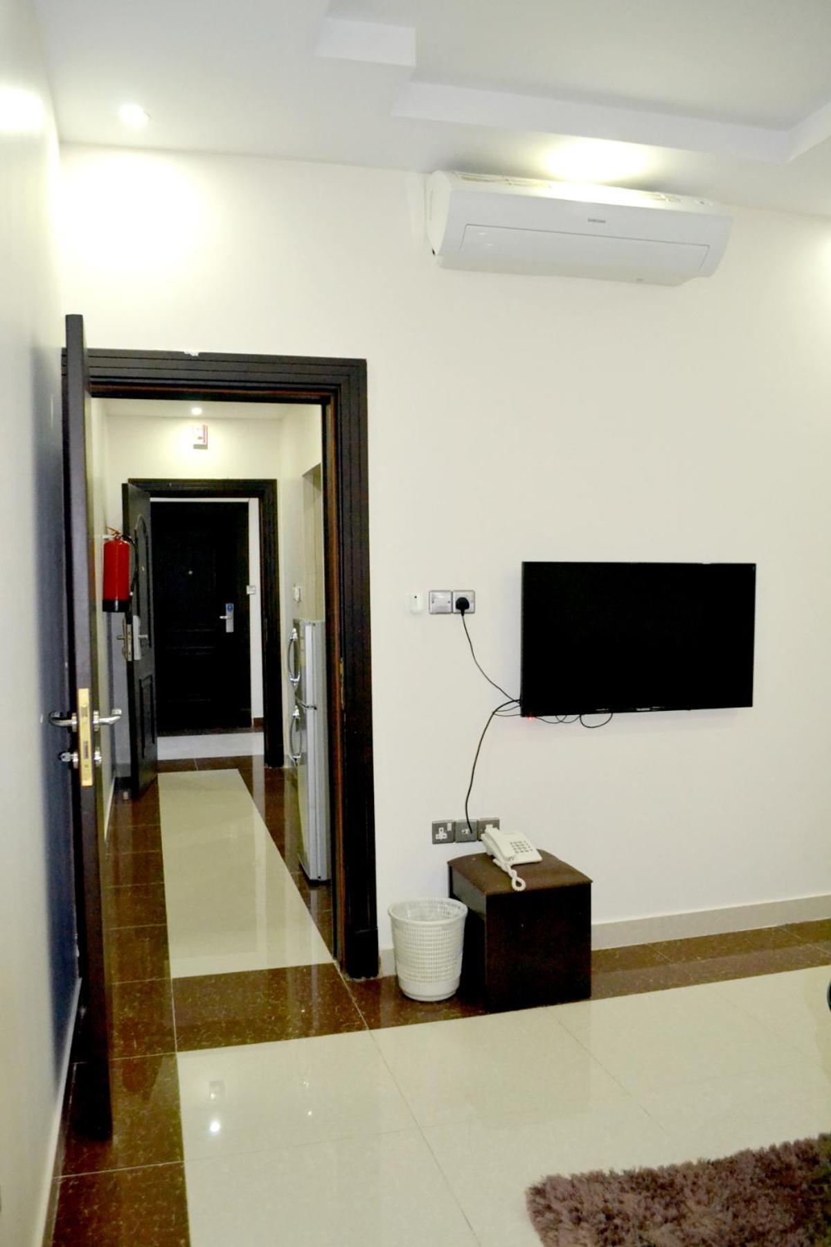 Deluxe Studio photo 2