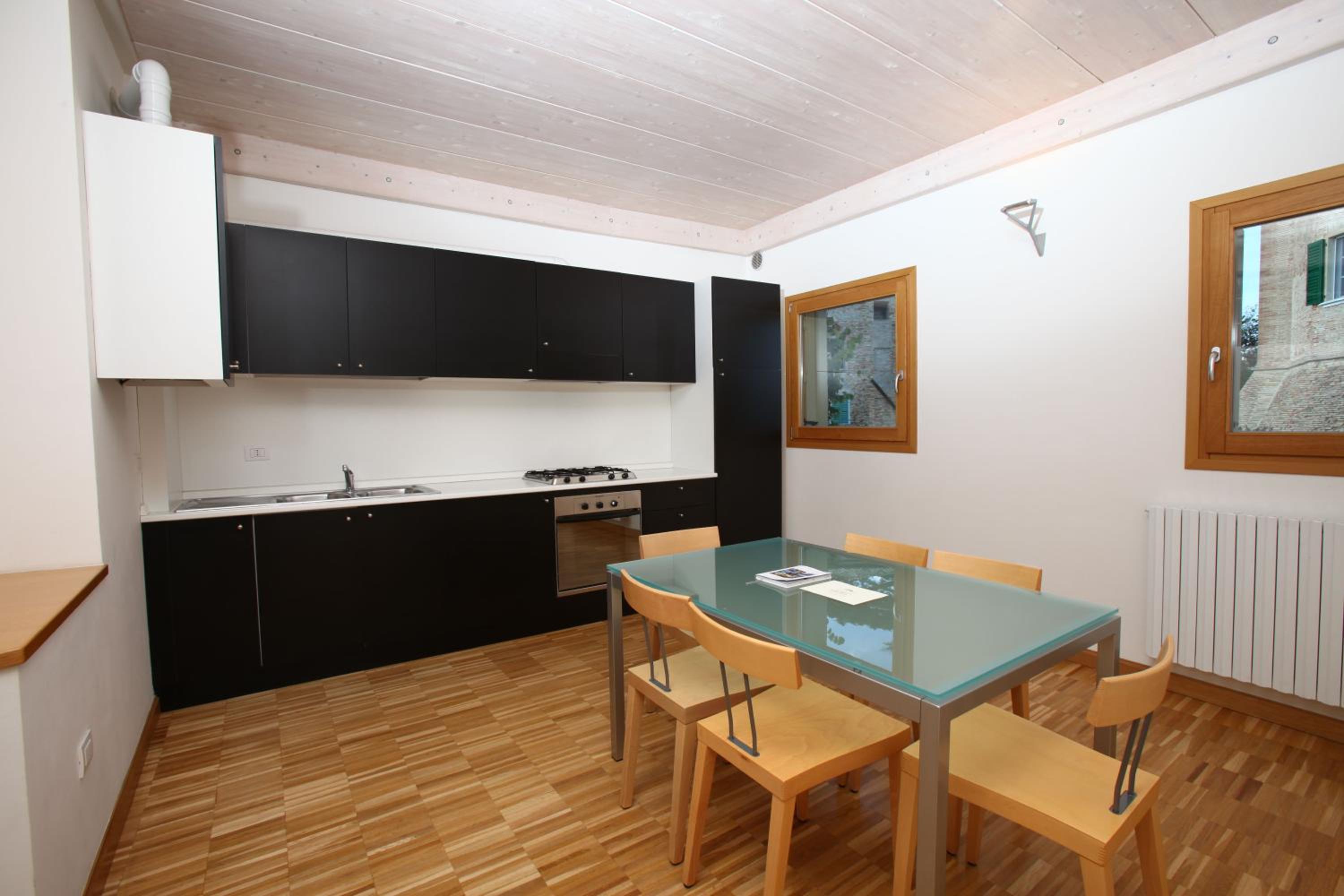 One-Bedroom Apartment - Separate Building - Photo 7