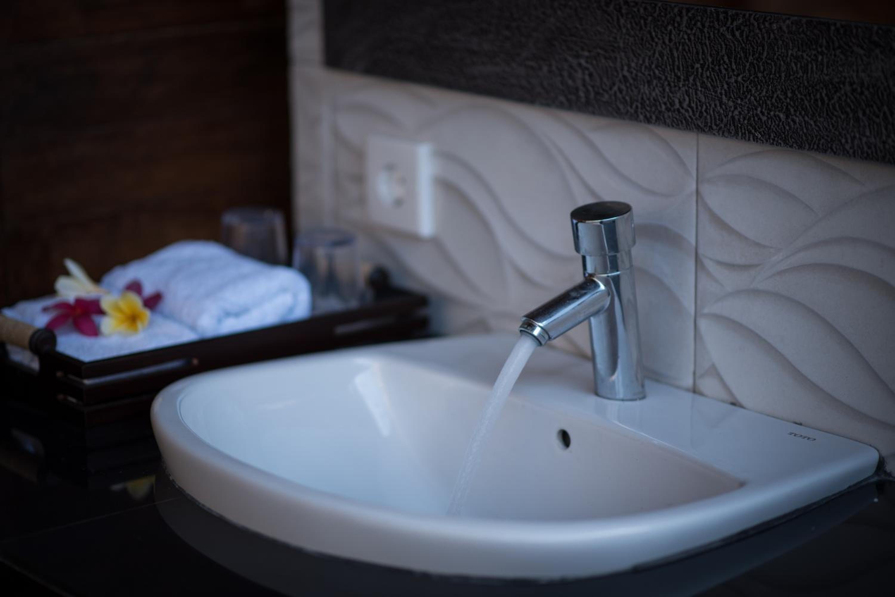 Deluxe Double Room (2 Adults + 1 Child) - Photo 4