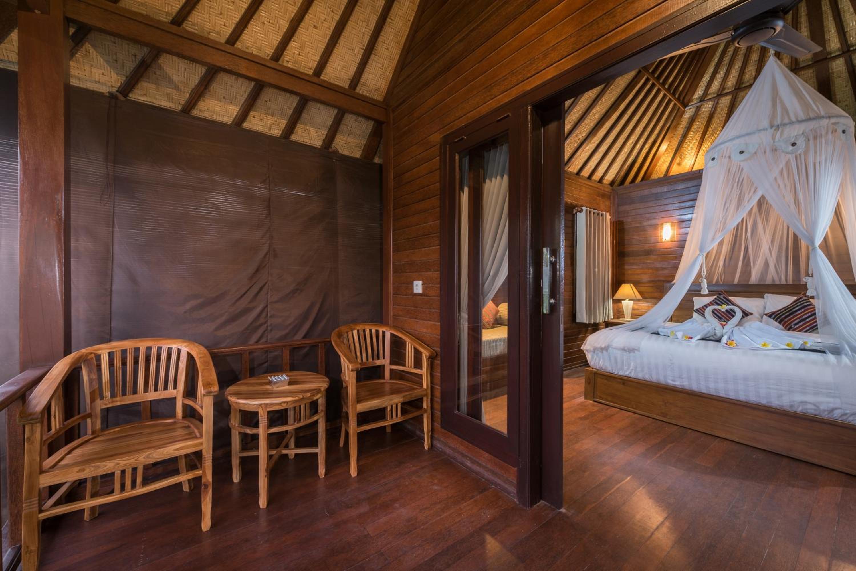 Deluxe Double Room (2 Adults + 1 Child) - Photo 9