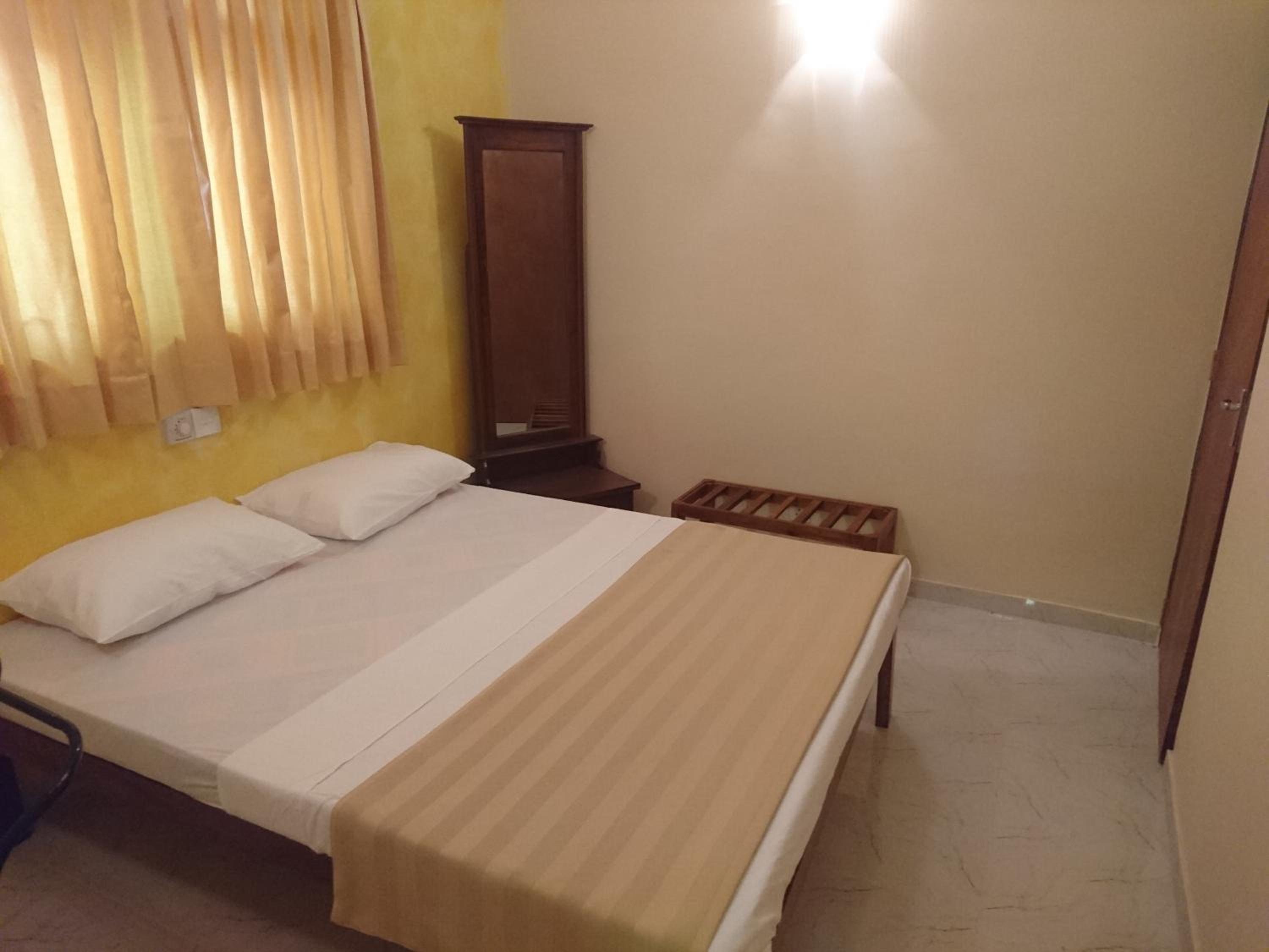 Small Double Room photo 1