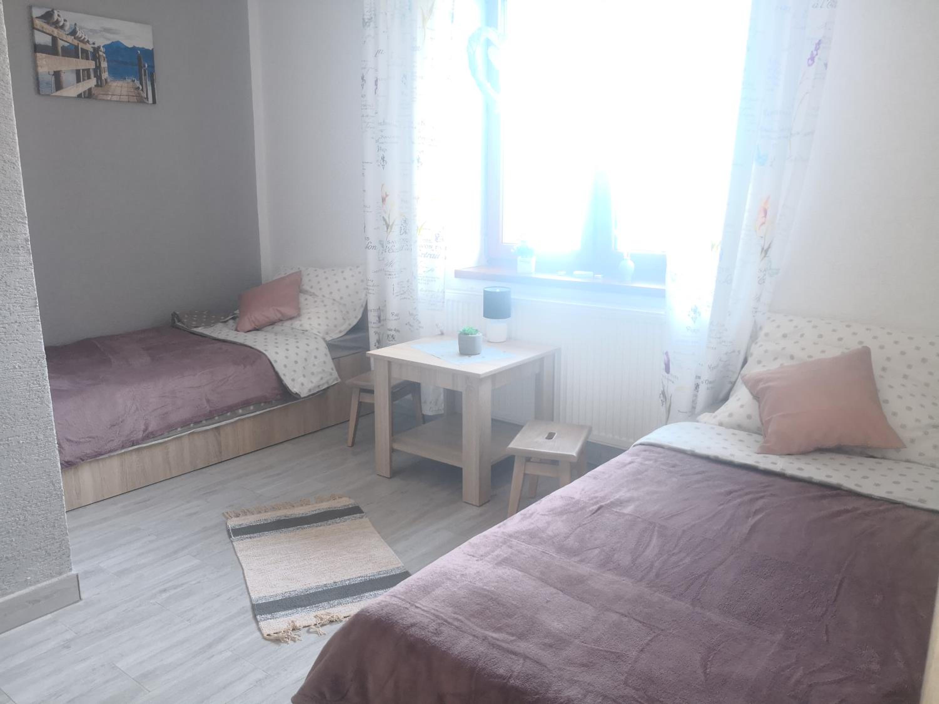 Twin Room with Bathroom - Photo 4