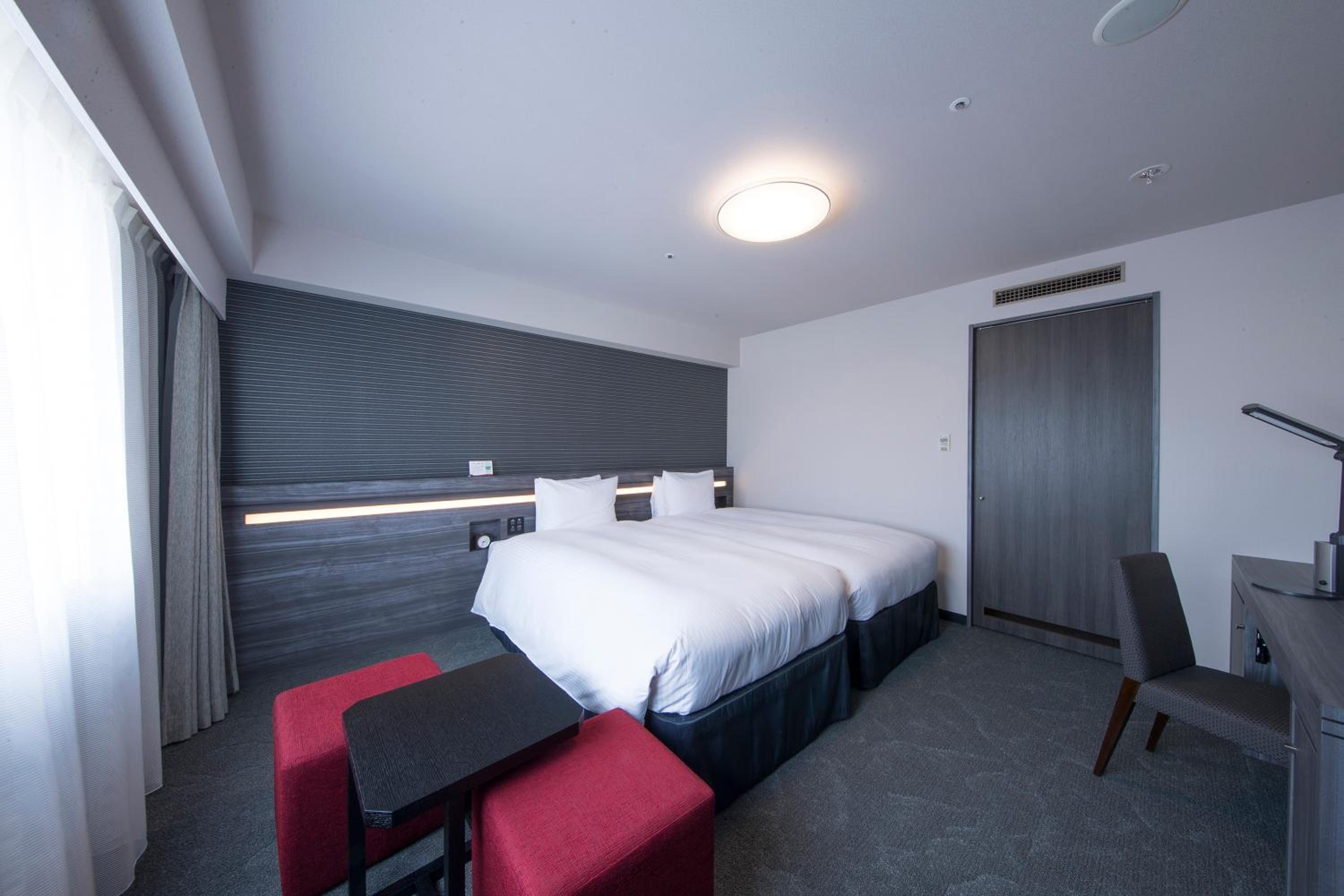 Twin Room (2 Adult) - Smoking photo 1