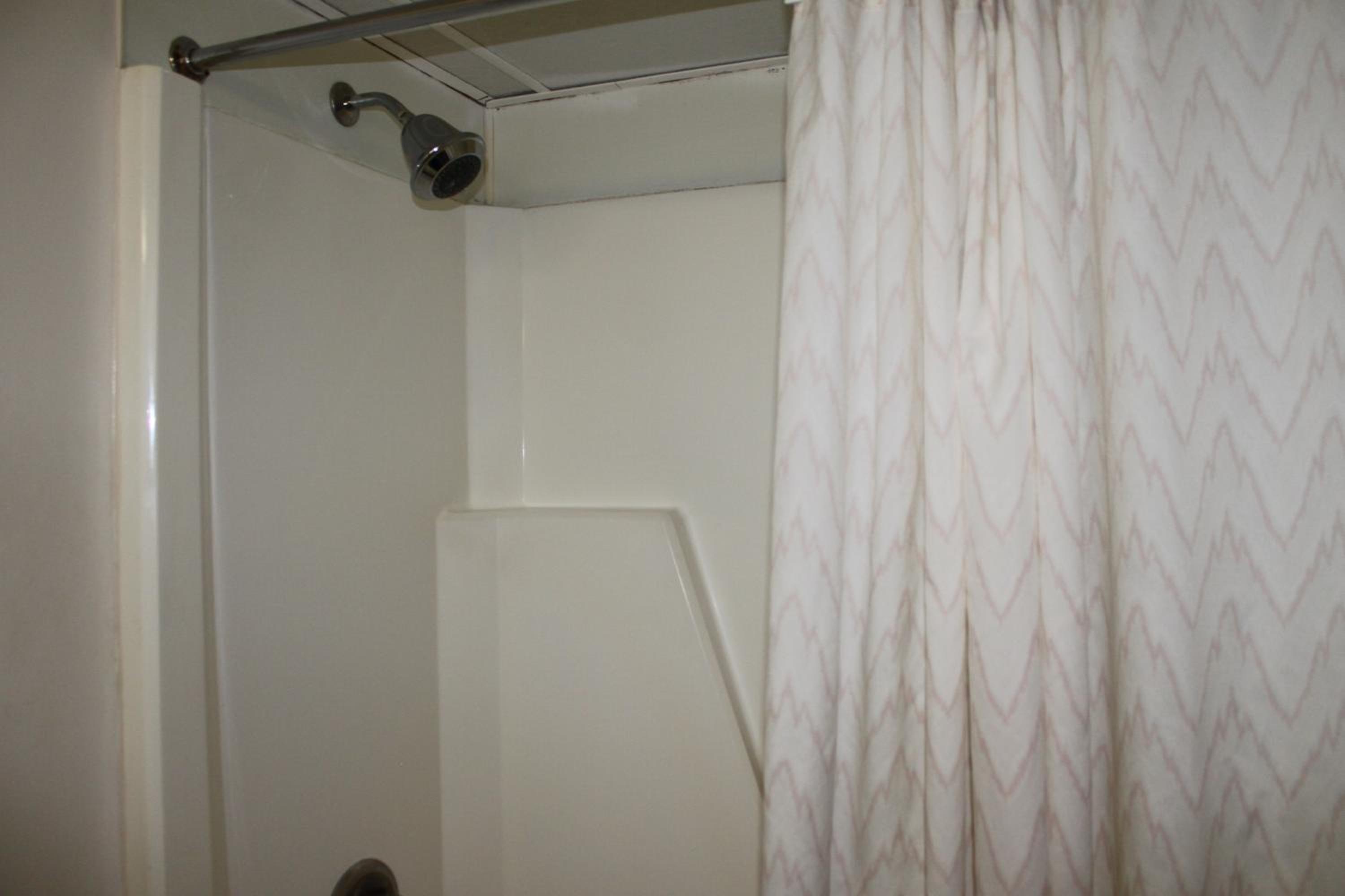 Double Room With Two Double Beds - Non-Smoking - Photo 2