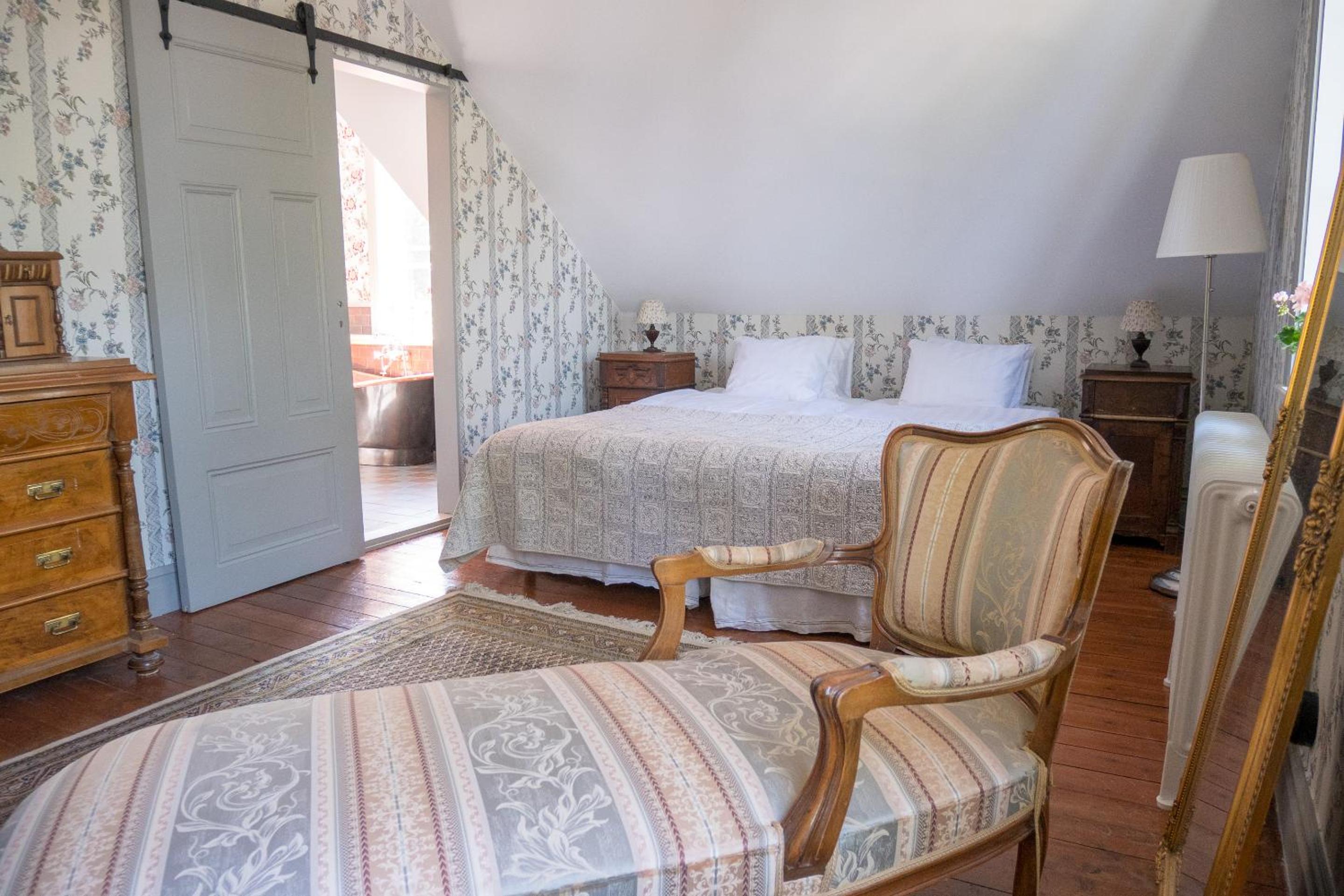 Deluxe Suite with Sea View photo 1
