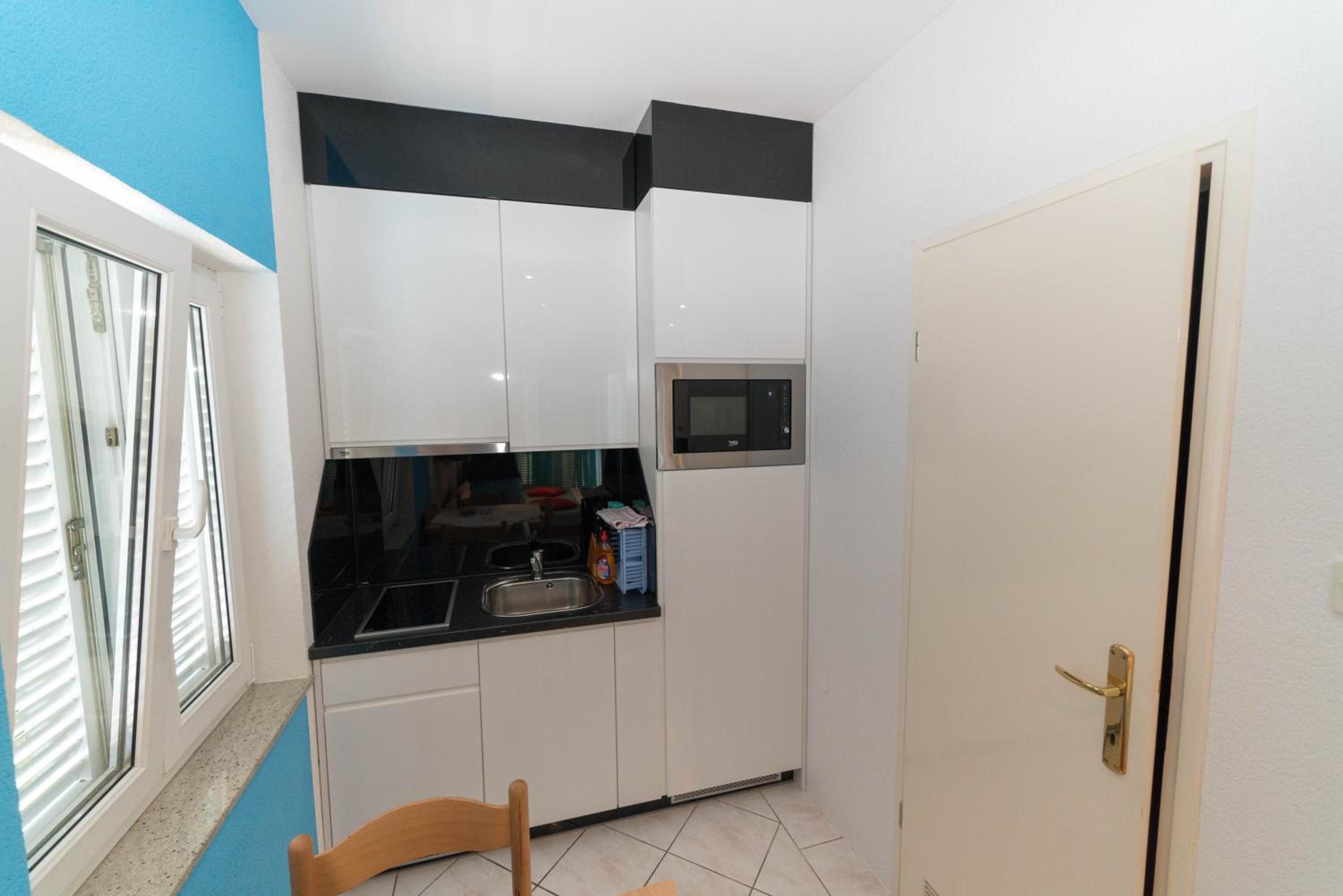Studio Apartment with Sea View photo 2