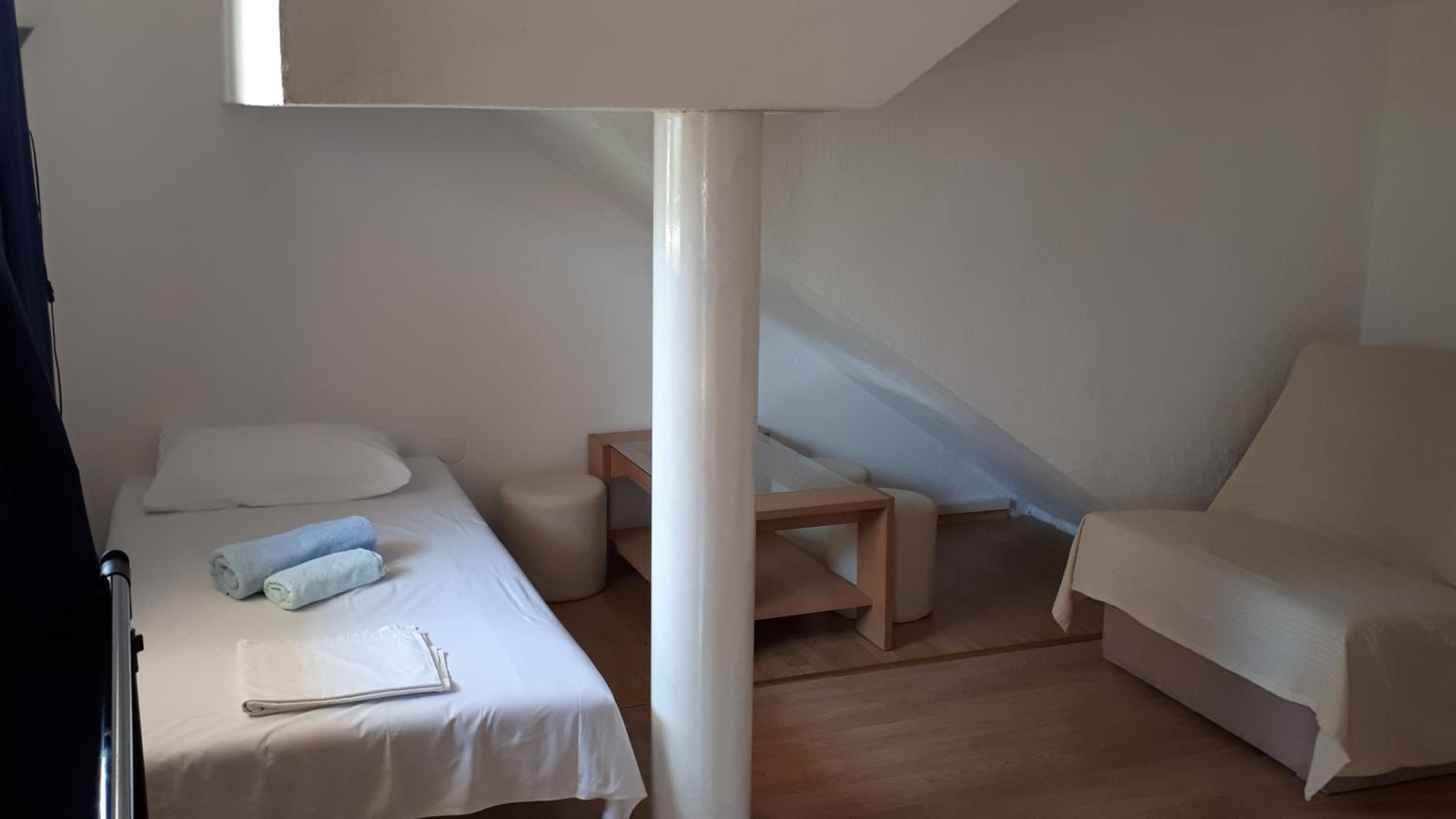 One-Bedroom Apartment with Garden View photo 2