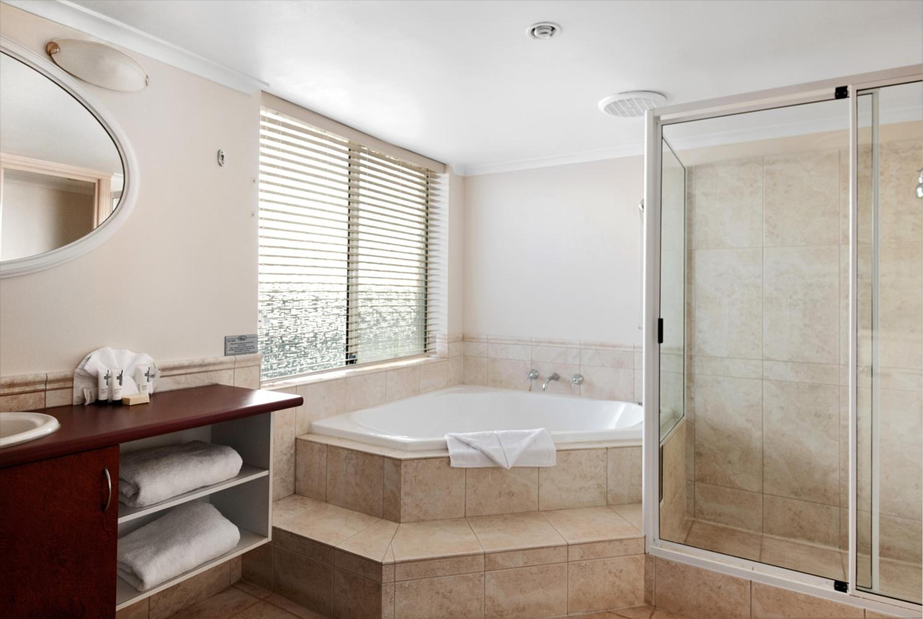 Studio with Spa Bath photo 3