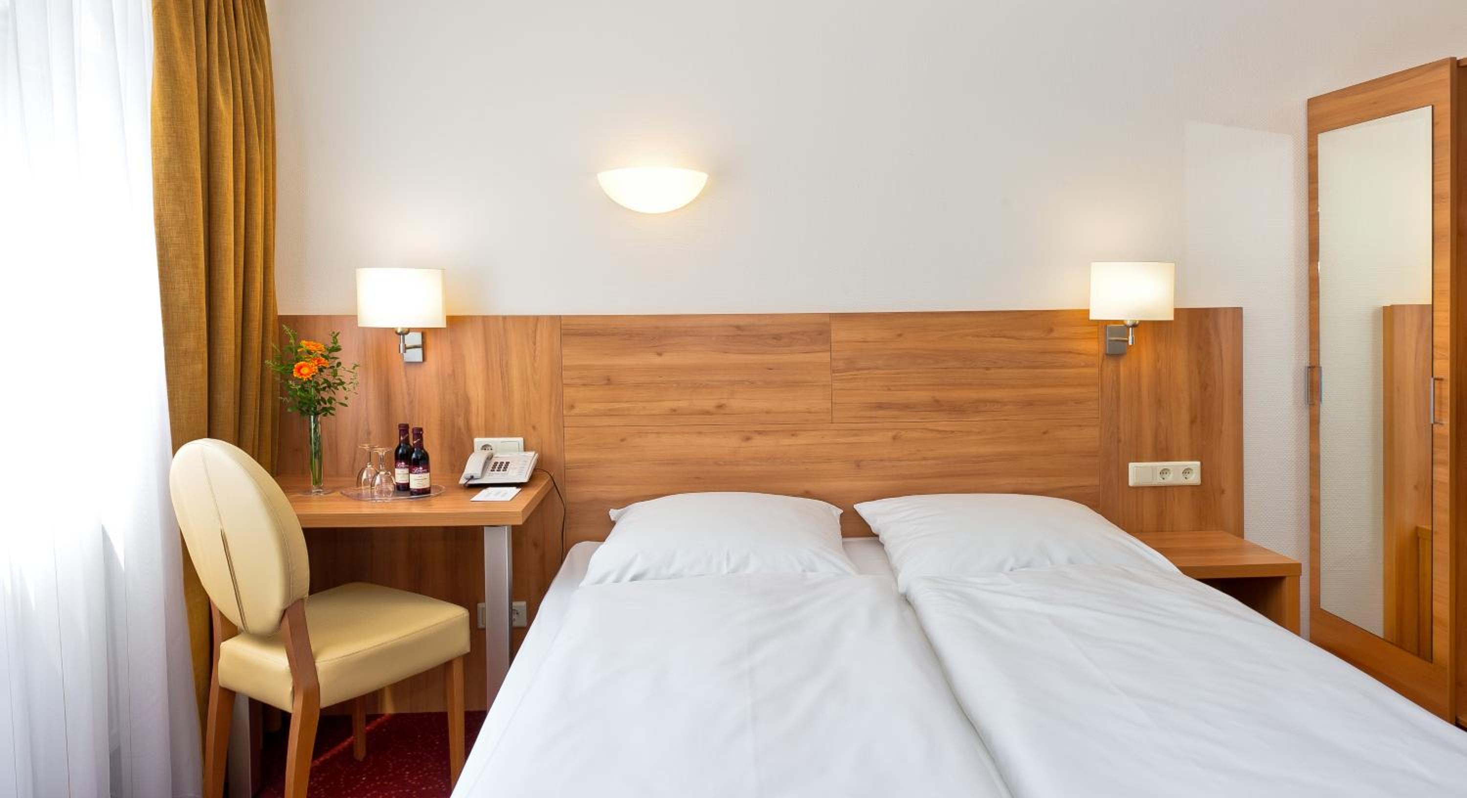 Economy Double Room photo 2