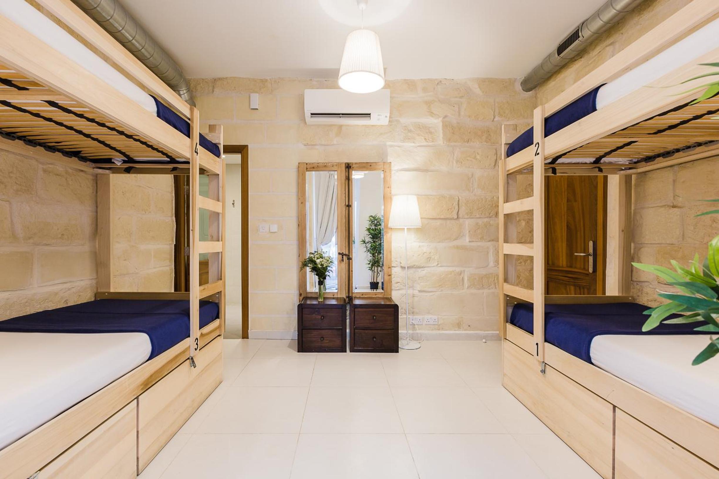 Bed in 4-Bed Female Dormitory Room with Spa Access photo 3