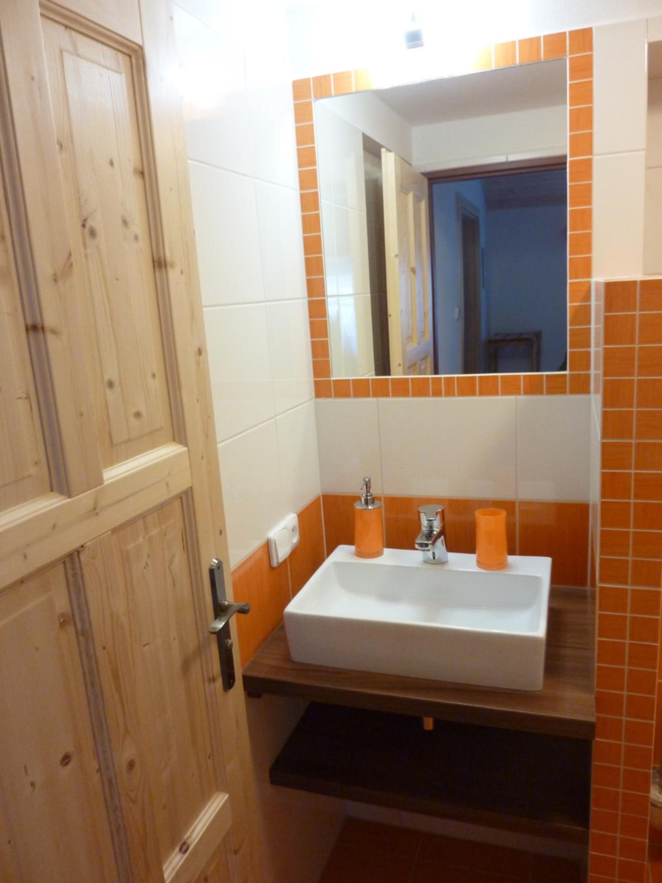 Small Single Room photo 2