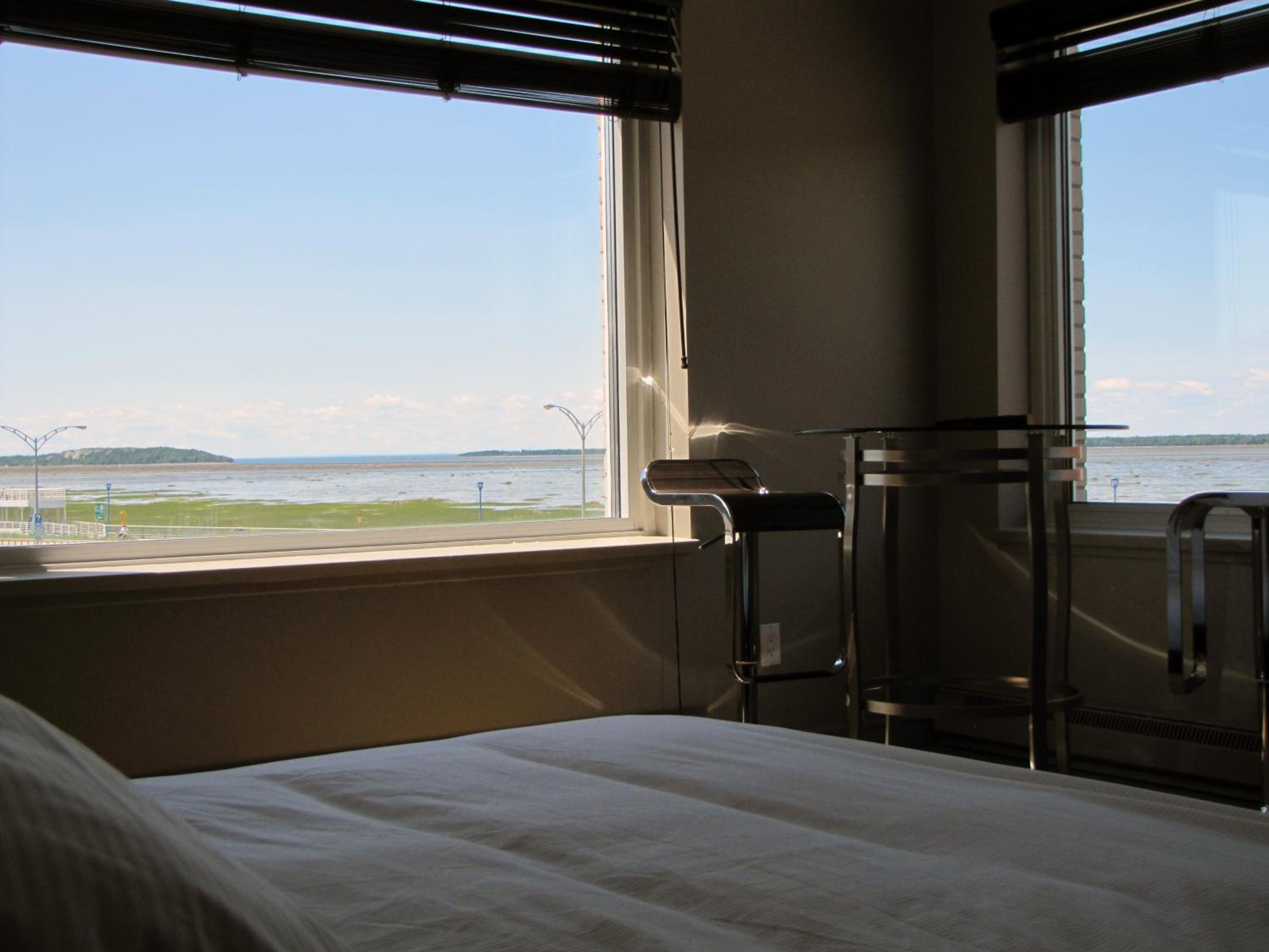 Queen Room with Two Queen Beds photo 2