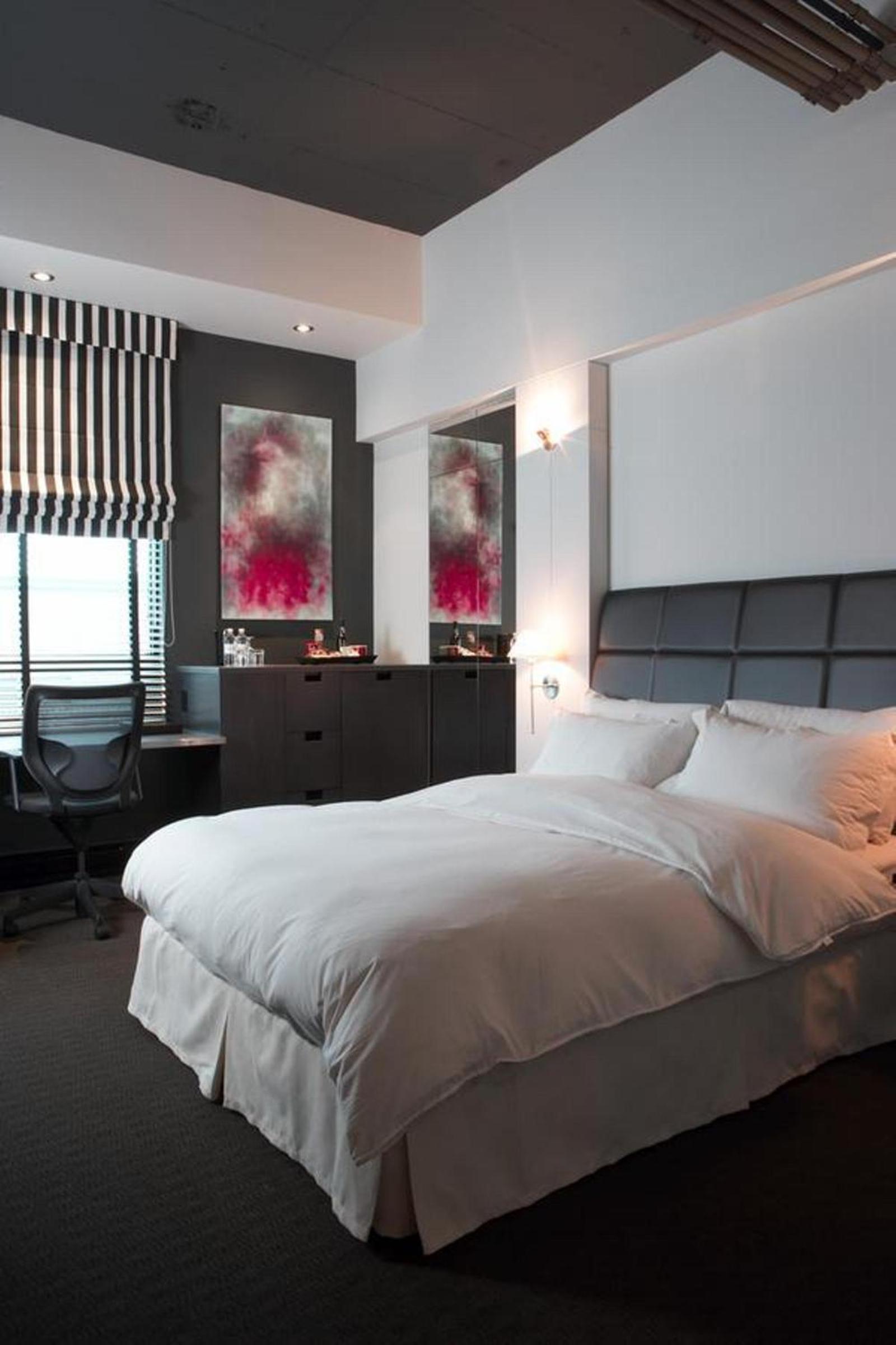 Queen Room photo 1