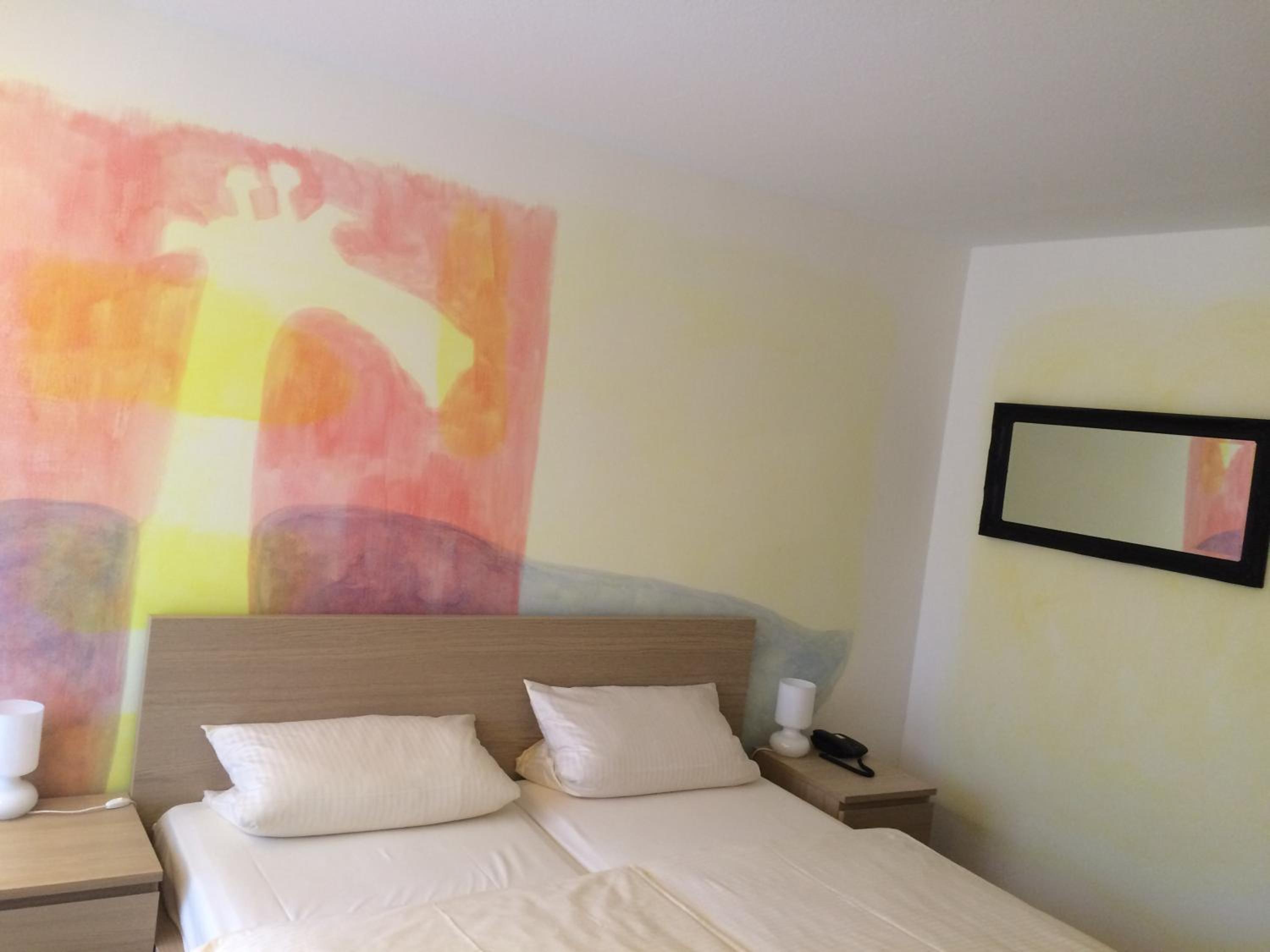 Standard Double Room with Two Double Beds - Photo 4
