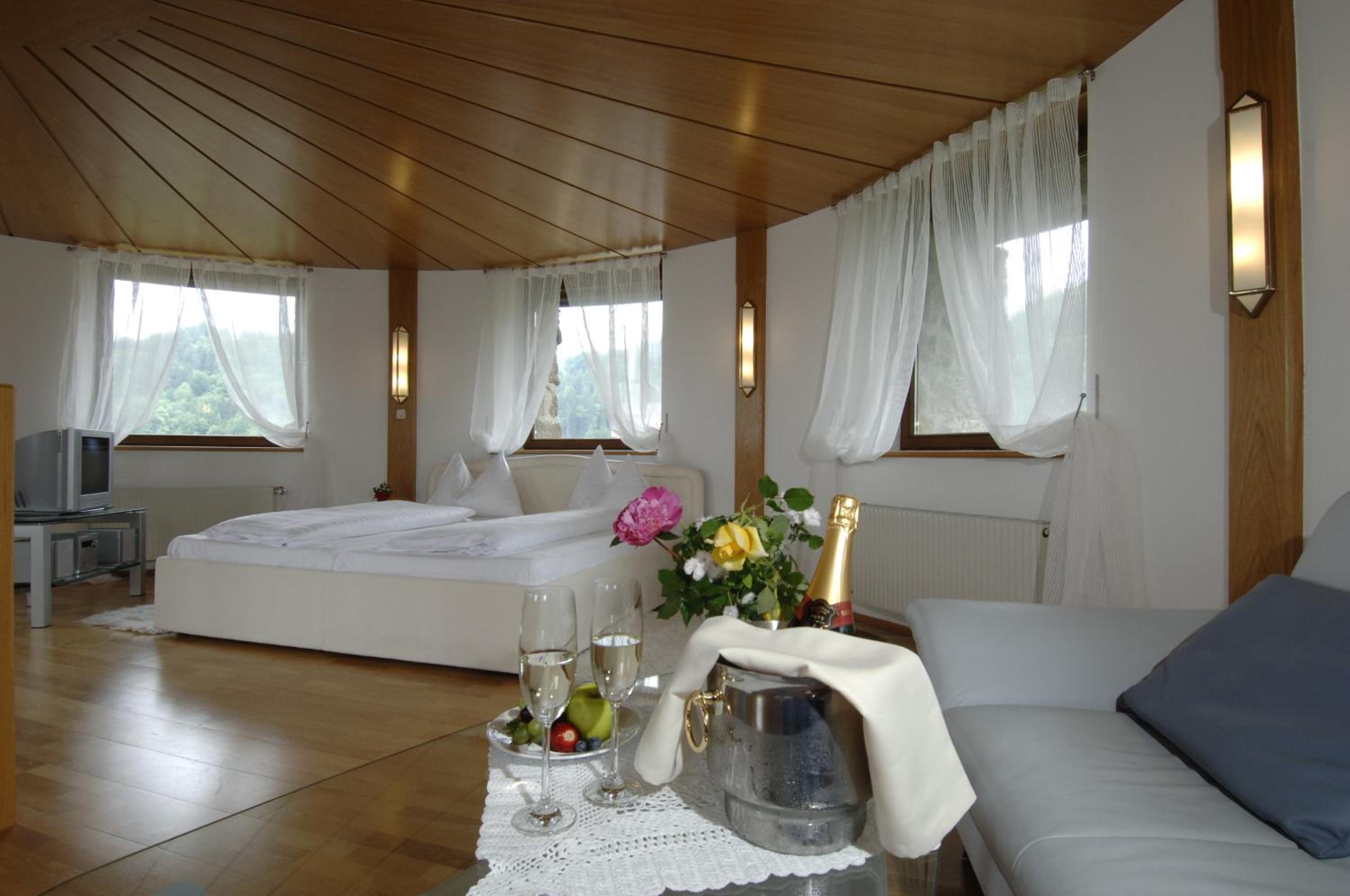 Deluxe Suite photo 1