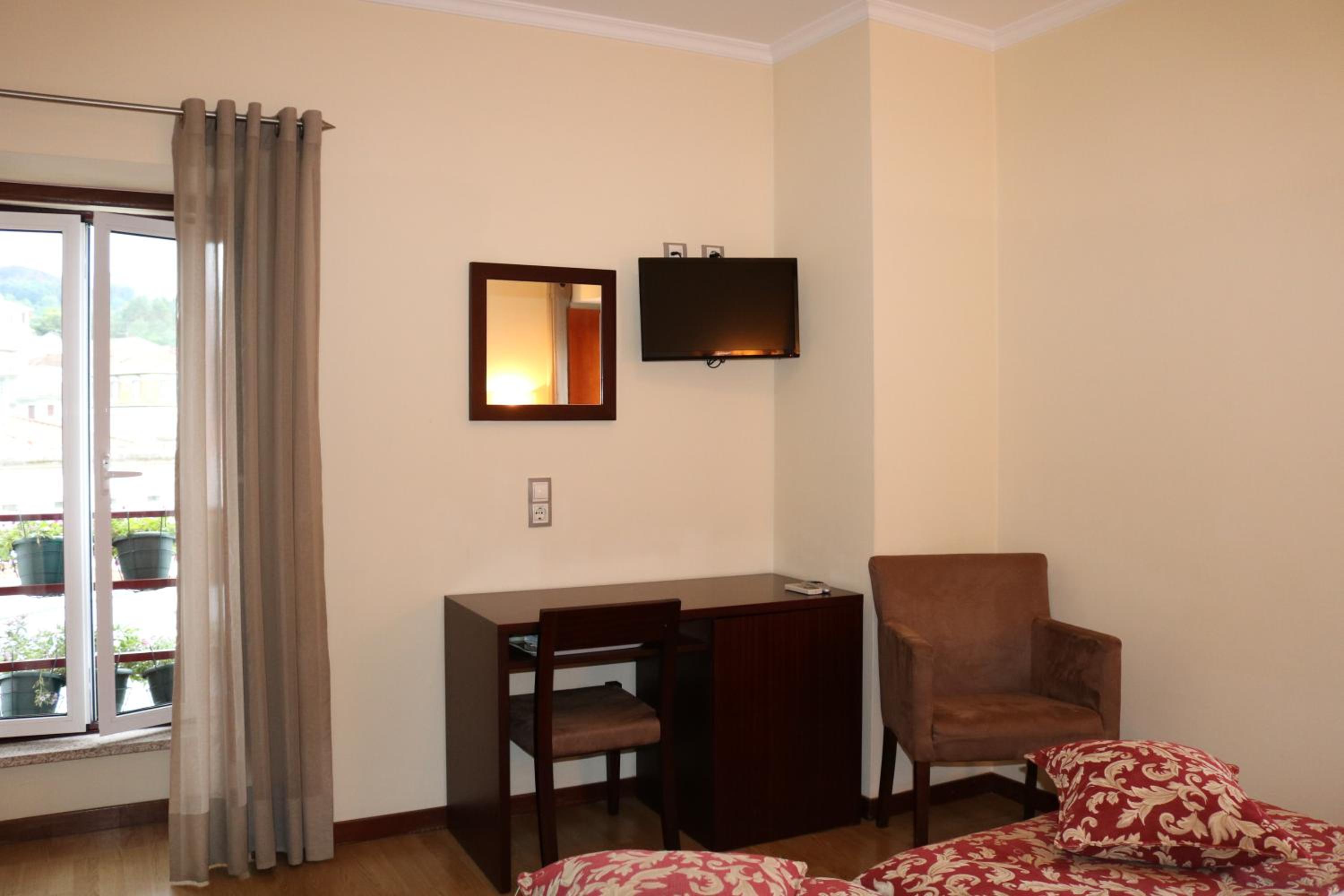 Twin Room - Photo 5