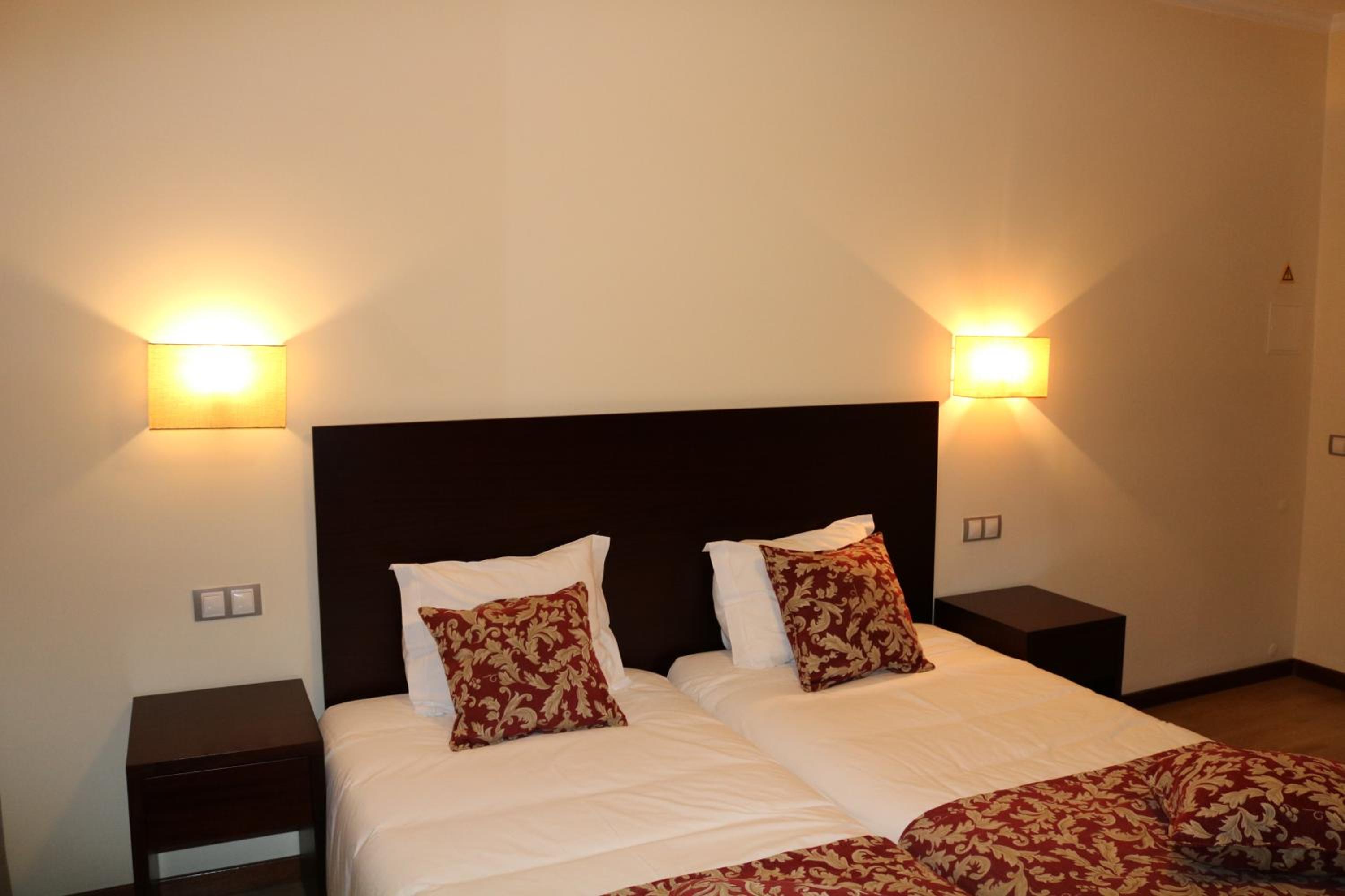 Twin Room - Photo 3